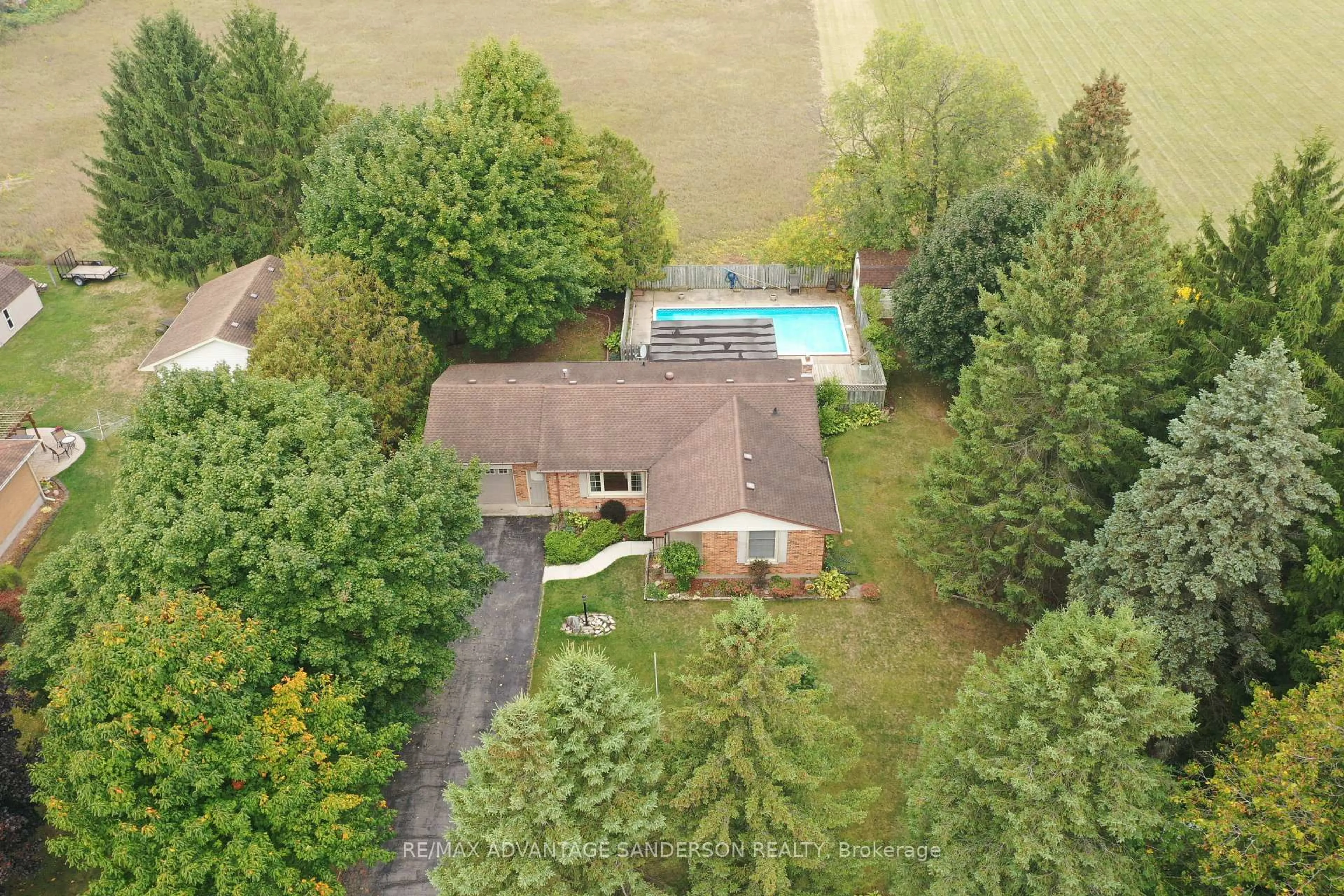 A pic from outside/outdoor area/front of a property/back of a property/a pic from drone, unknown for 9 James St, Middlesex Centre Ontario N0M 2A0