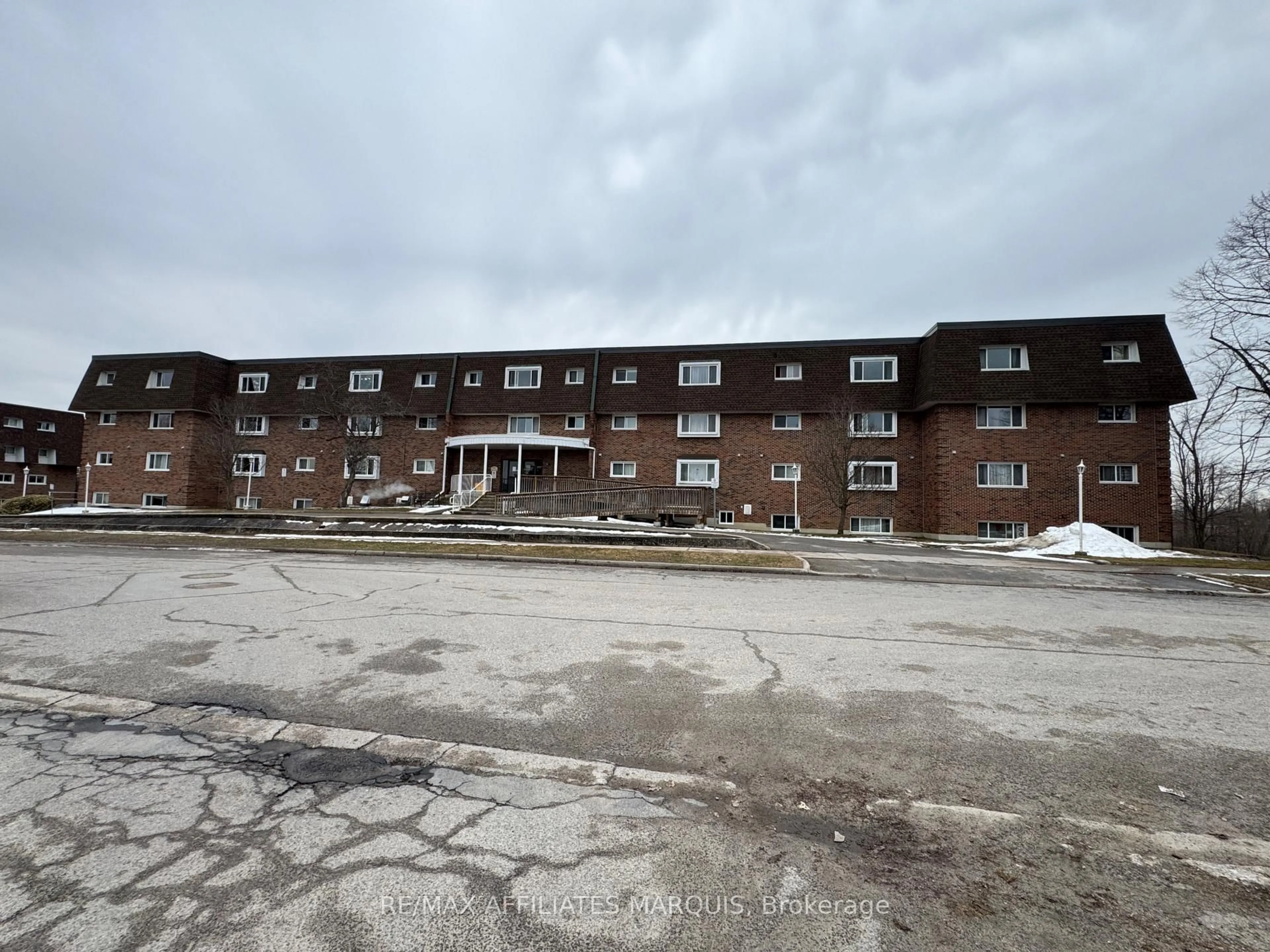 Unknown for 845 Kyle Crt #305, Brockville Ontario K6V 6K7