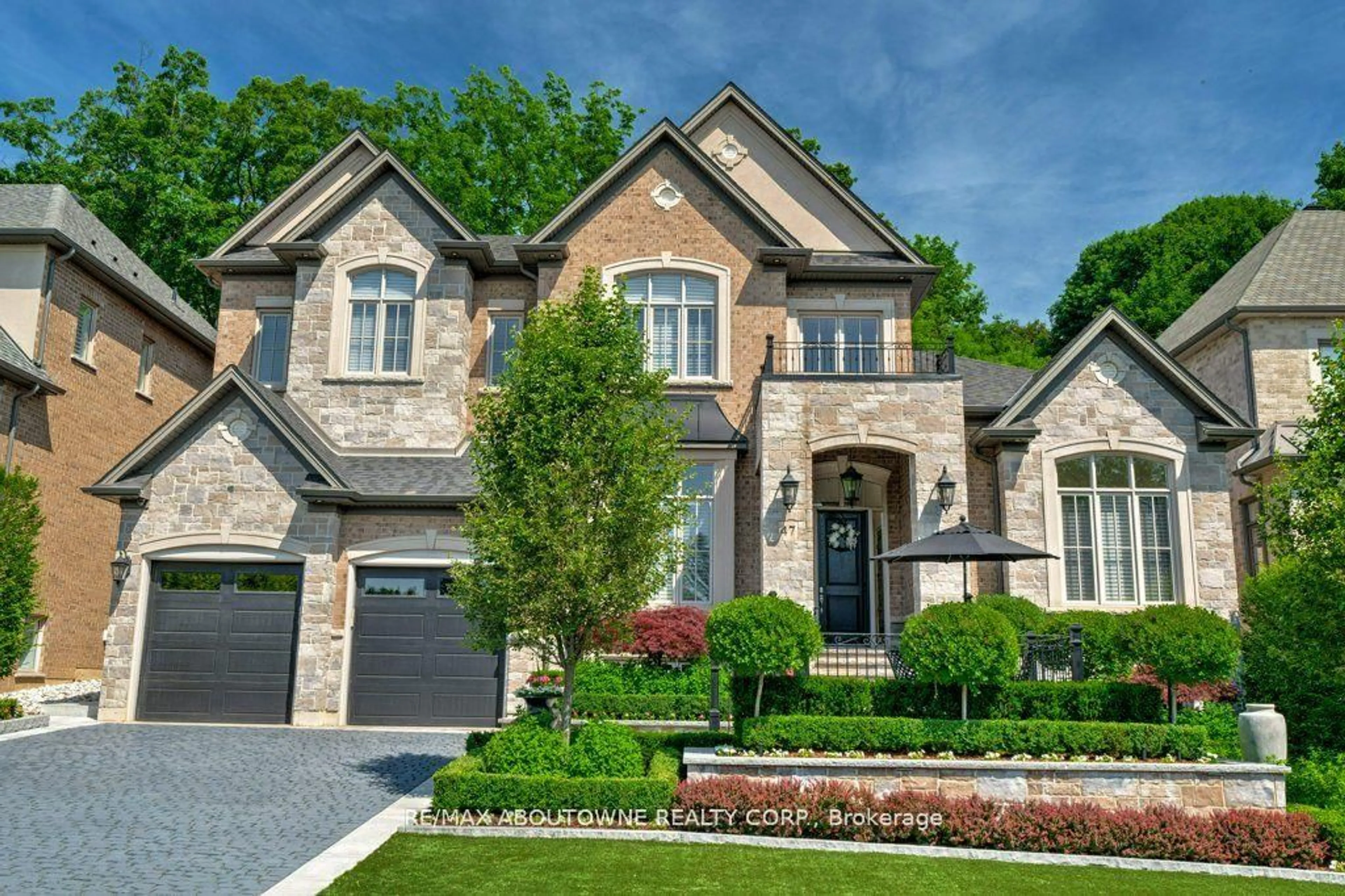 Home with brick exterior material, street for 47 Legacy Lane, Hamilton Ontario L9G 0G2