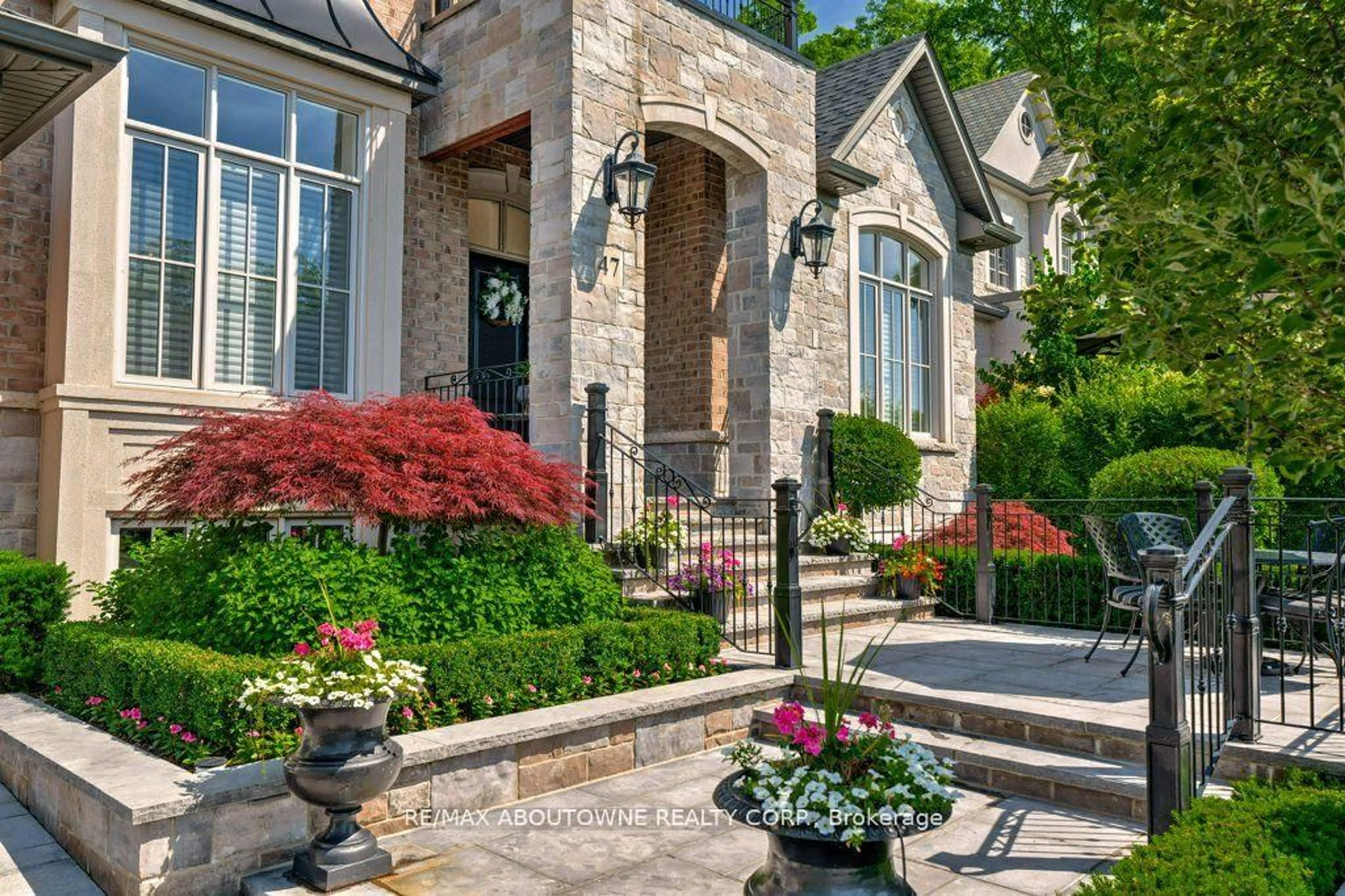 Home with brick exterior material, street for 47 Legacy Lane, Hamilton Ontario L9G 0G2