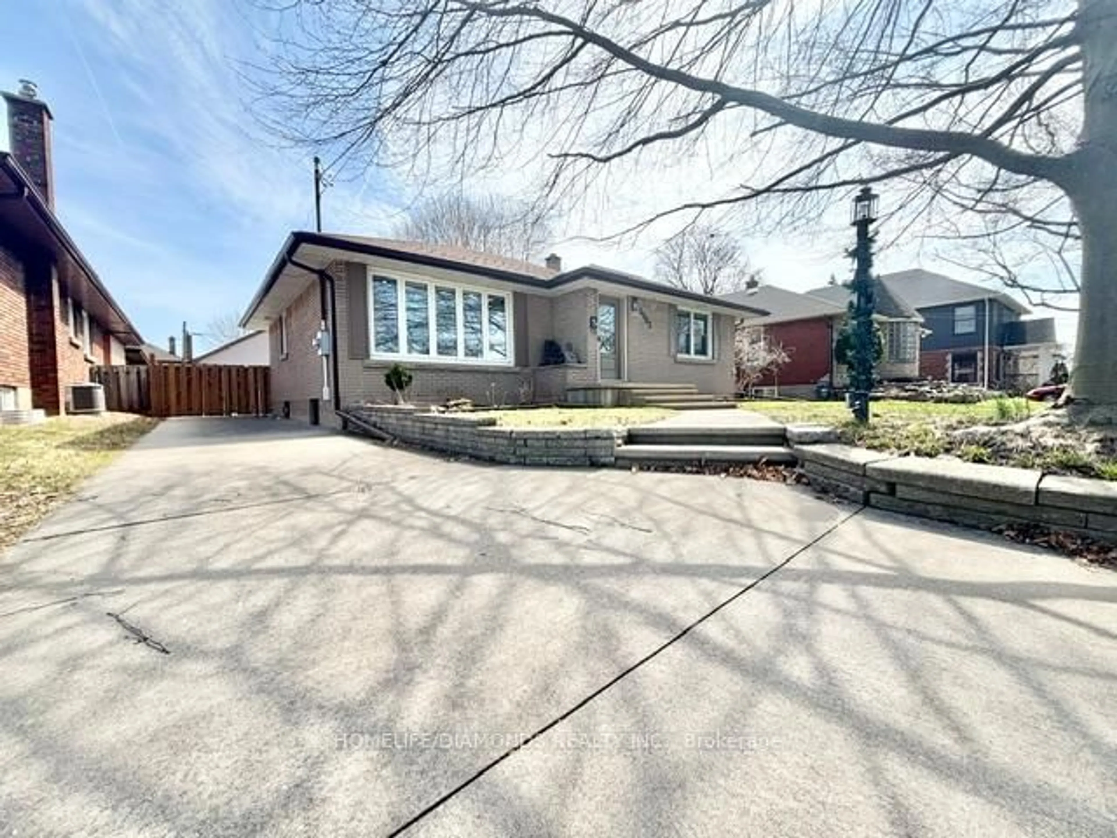 Unknown for 6902 Dell Ave, Niagara Falls Ontario L2G 4V8