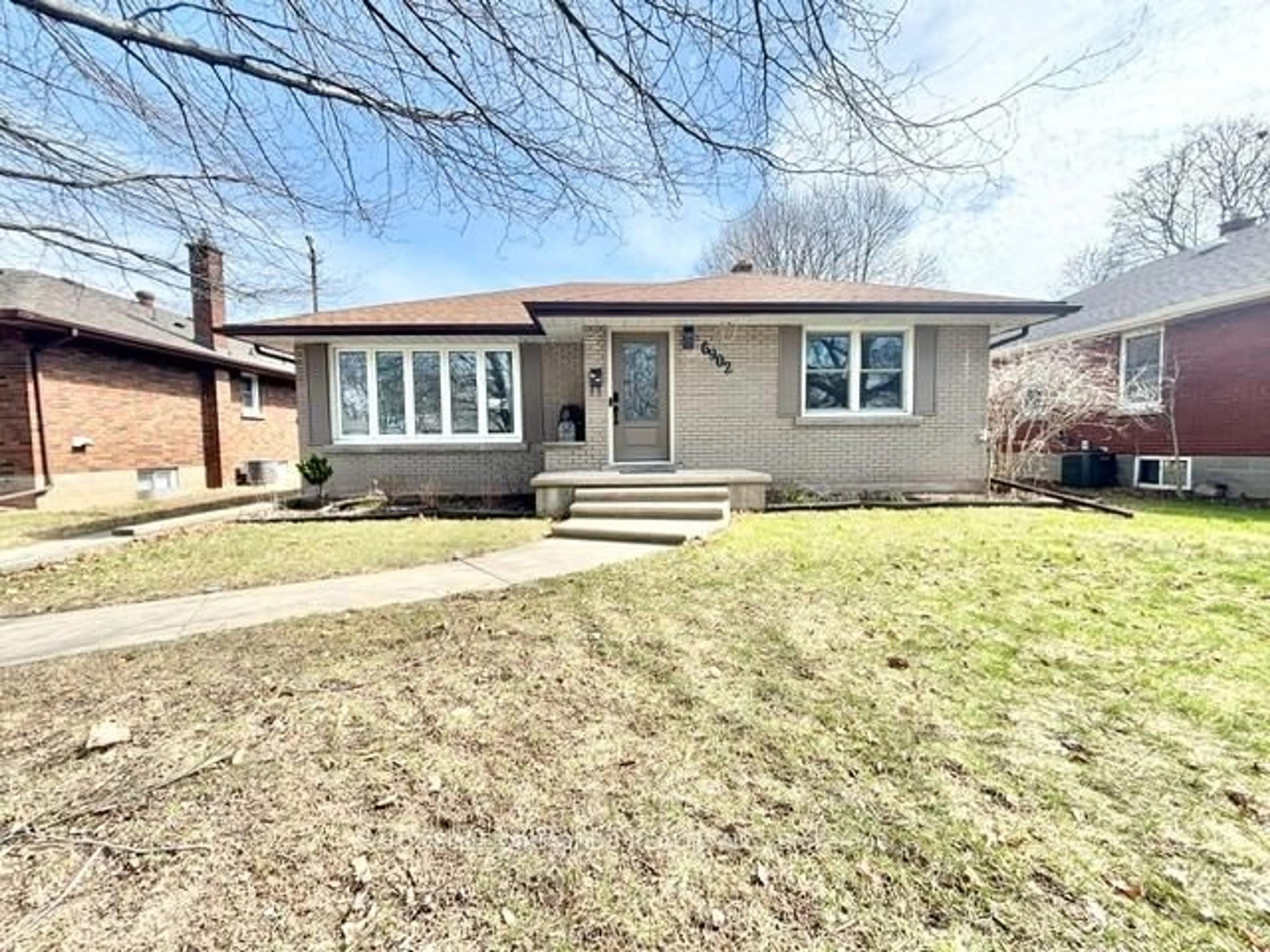 Home with brick exterior material, street for 6902 Dell Ave, Niagara Falls Ontario L2G 4V8