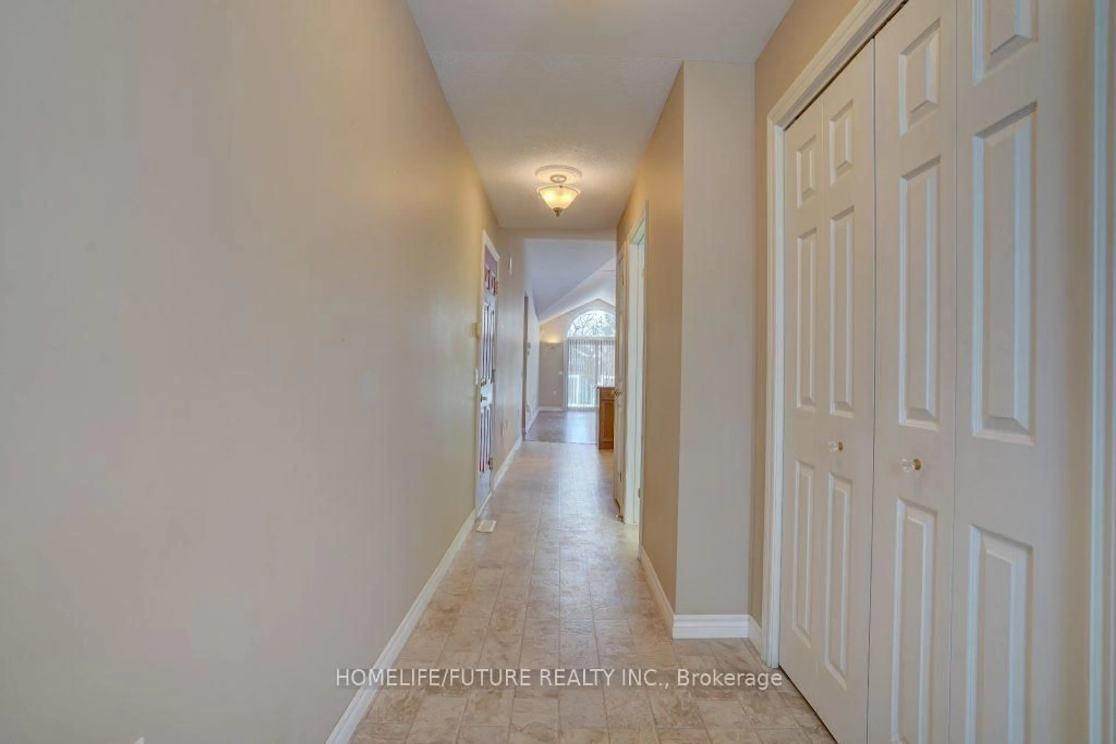 Indoor entryway for 11 Alder Crt, Belleville Ontario K8P 5L5