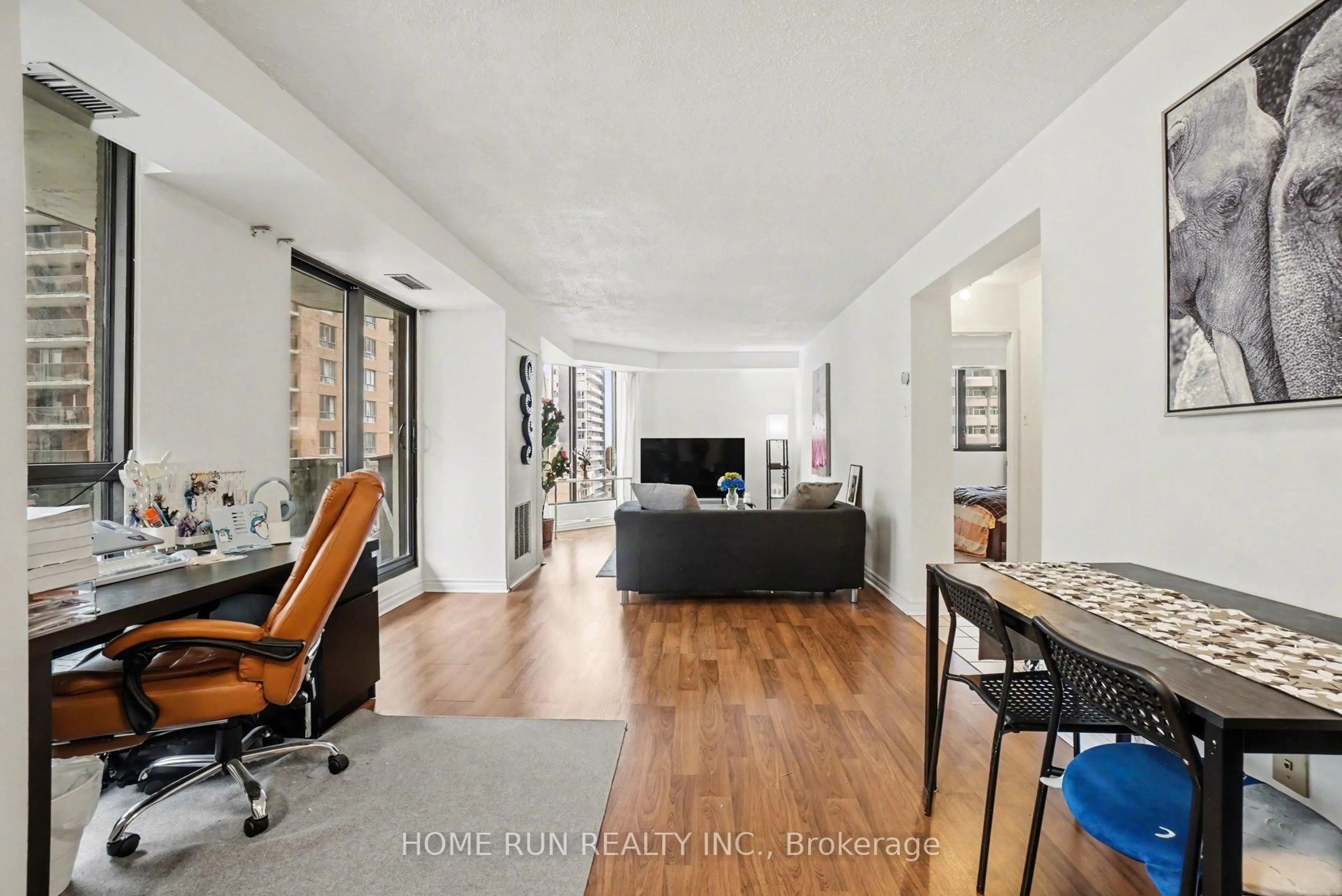 Unknown for 200 BAY St #1103, Ottawa Ontario K1R 7W8