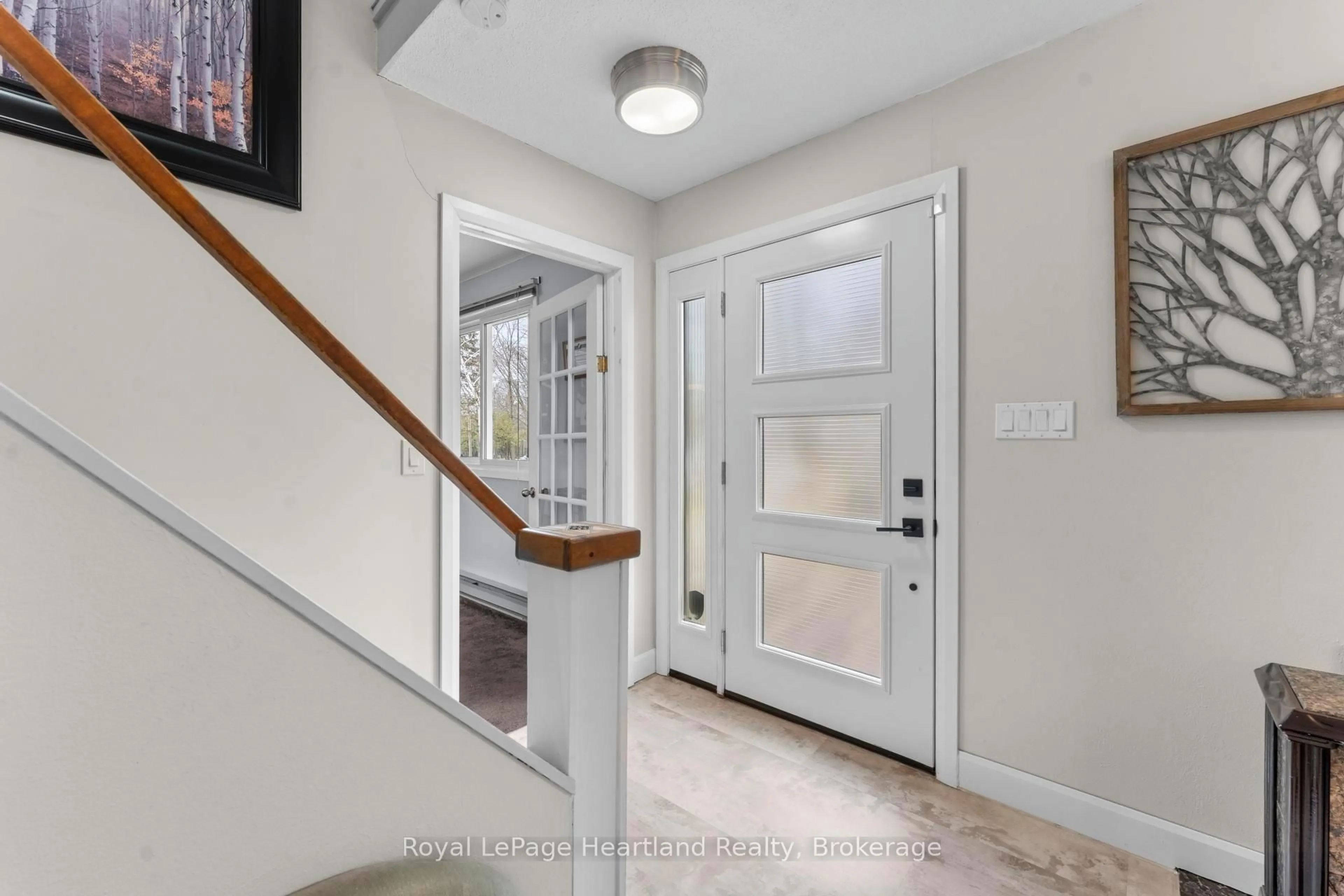 Indoor entryway for 23 Park Rd, Goderich Ontario N7A 3X8