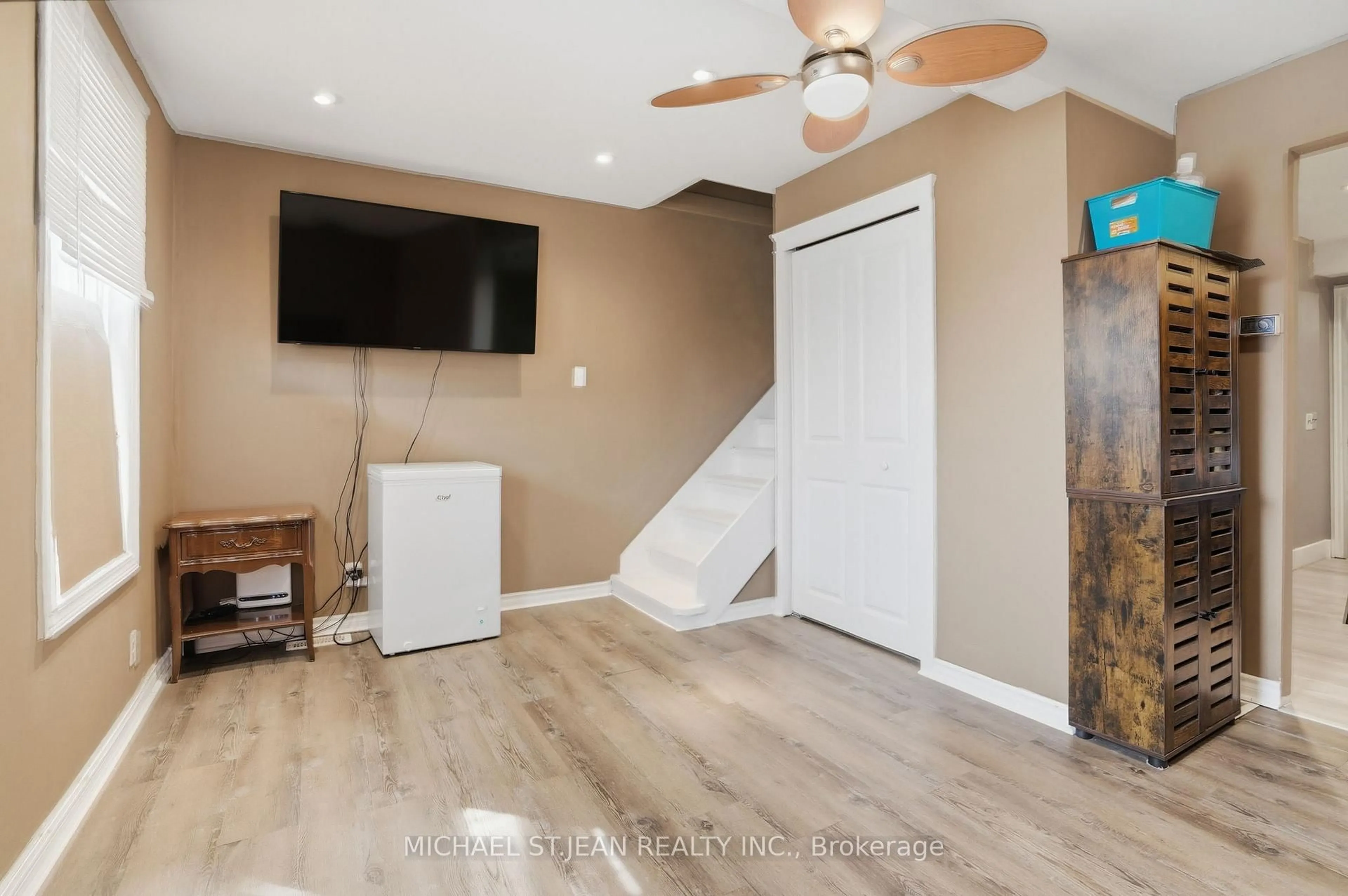 Unknown for 61 Graham Ave, Hamilton Ontario L8H 4J8