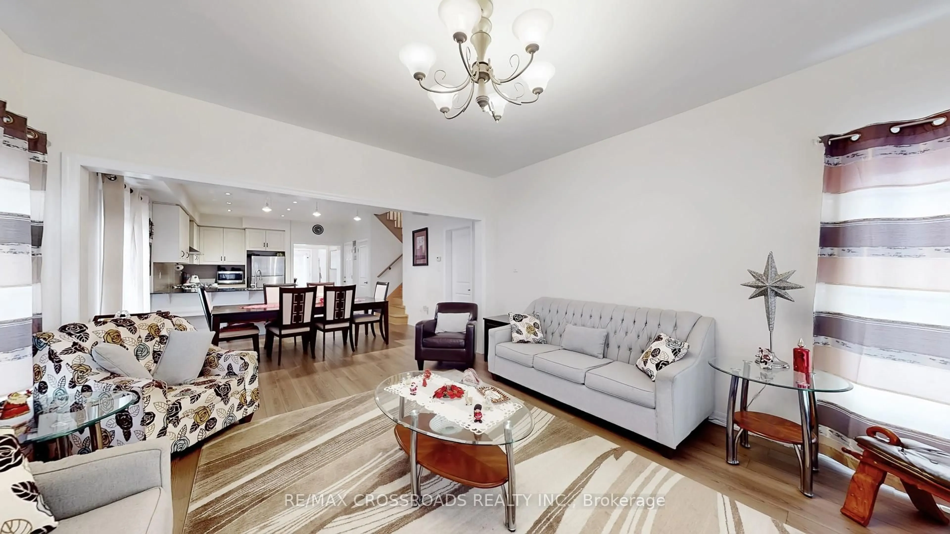 Living room with furniture, unknown for 56 Dominion Cres, Niagara-on-the-Lake Ontario L0S 1J1