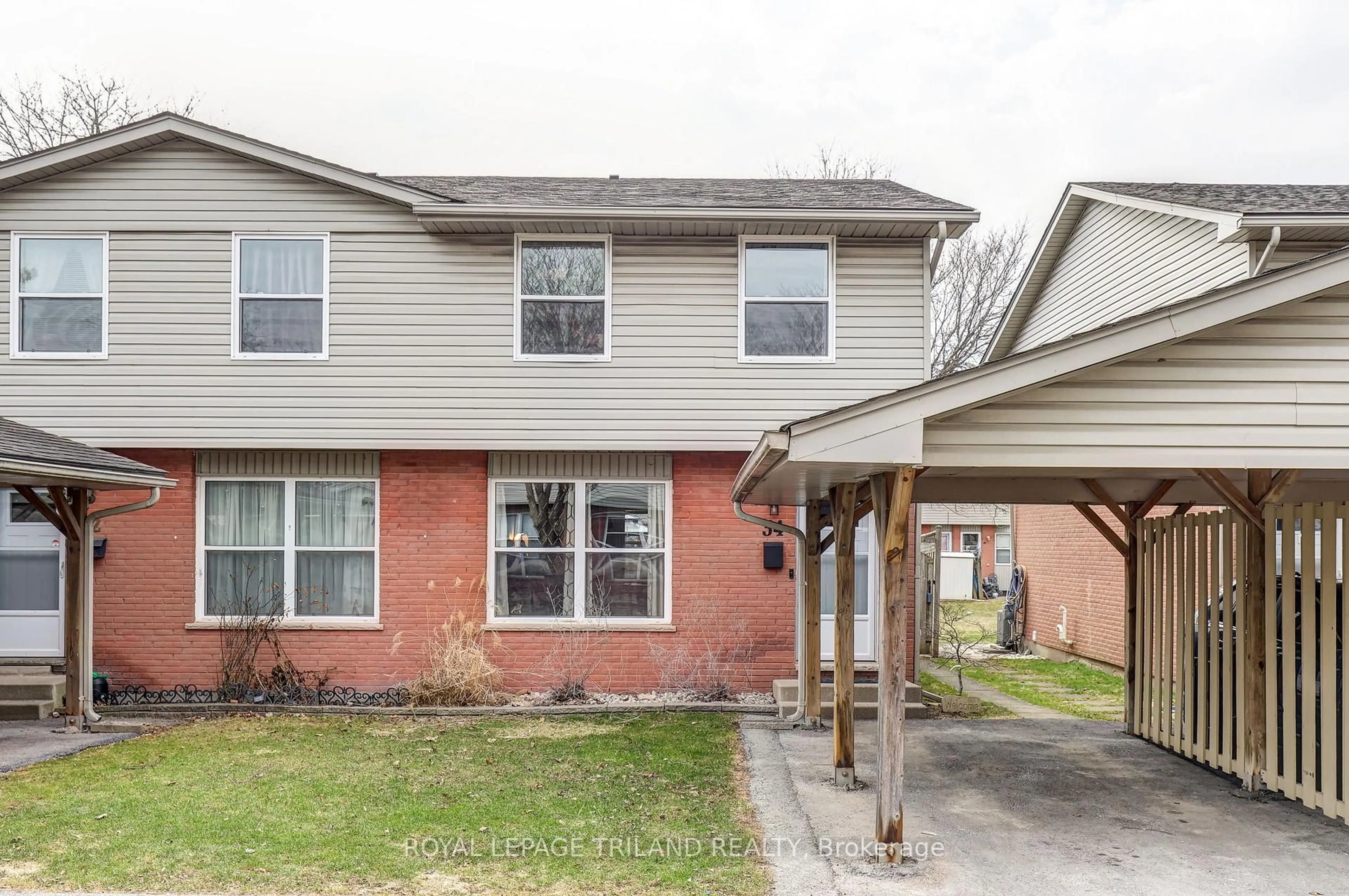 Home with brick exterior material, street for 1250 Jalna Blvd #34, London South Ontario N6E 2W4