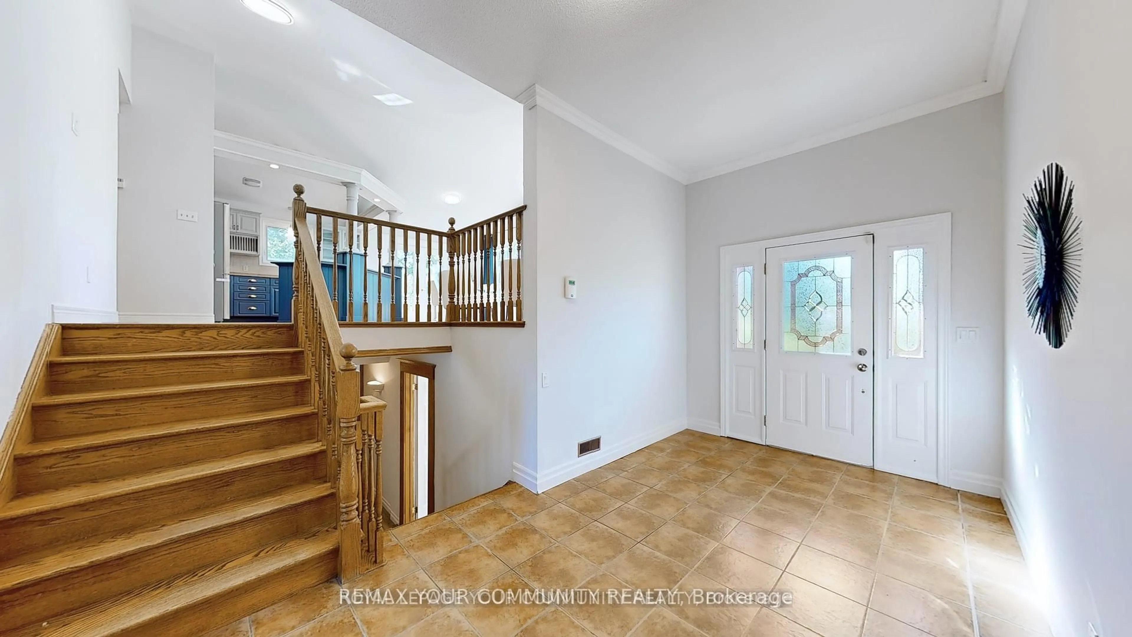 Indoor foyer for 16 Kalman Dr, Cavan Monaghan Ontario L0A 1G0