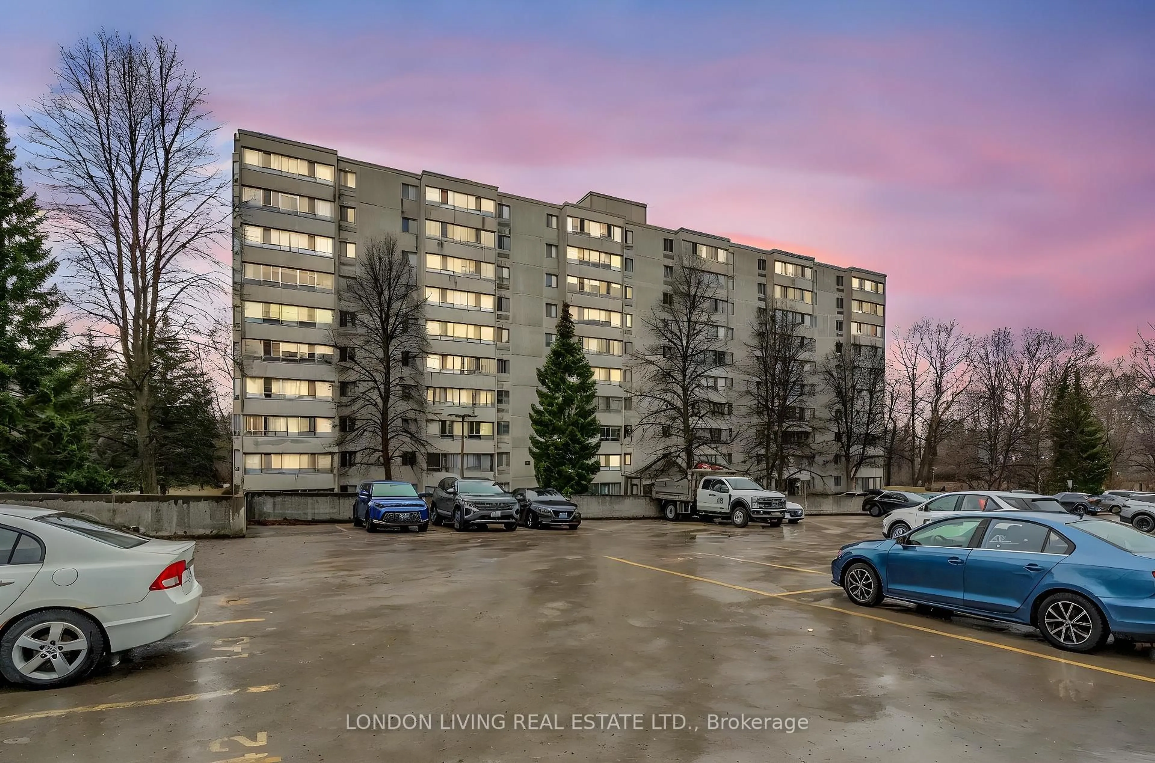 A pic from outside/outdoor area/front of a property/back of a property/a pic from drone, street for 570 Proudfoot Lane #312, London North Ontario N6H 4Z1