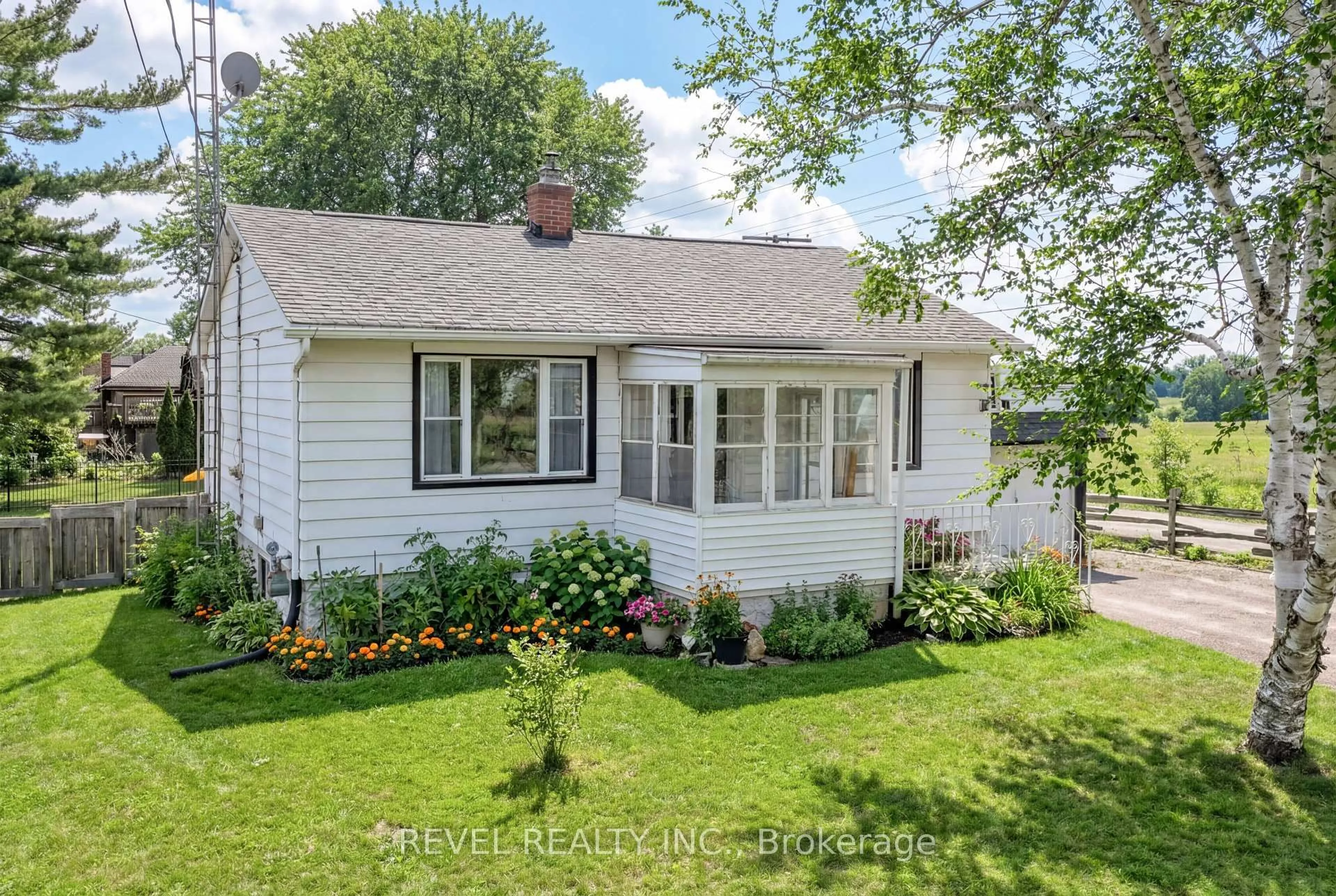 Home with vinyl exterior material, street for 35 KING St, Cramahe Ontario K0K 1S0