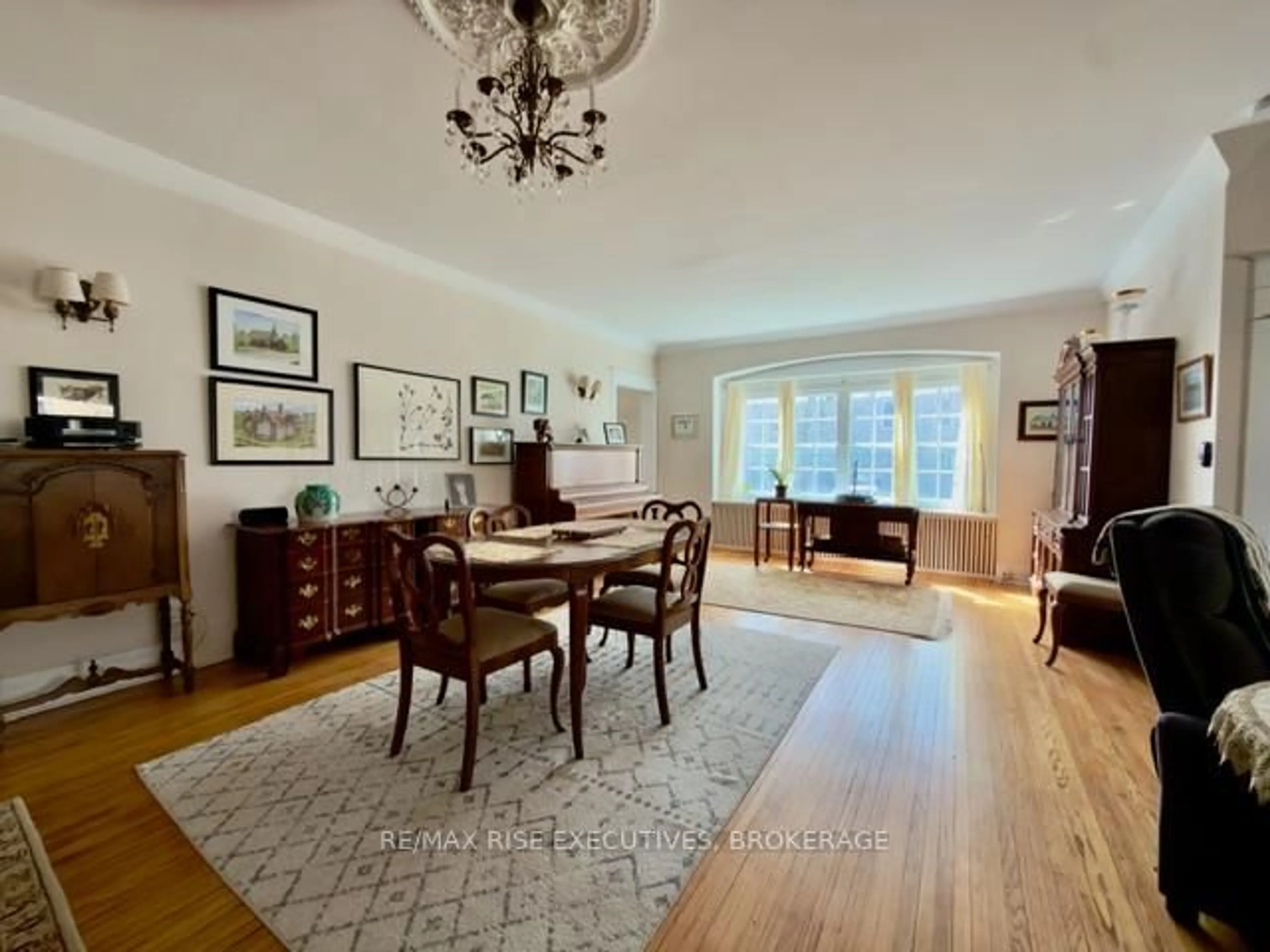 Dining room, wood/laminate floor for 332 Main St, Deseronto Ontario K0K 1X0