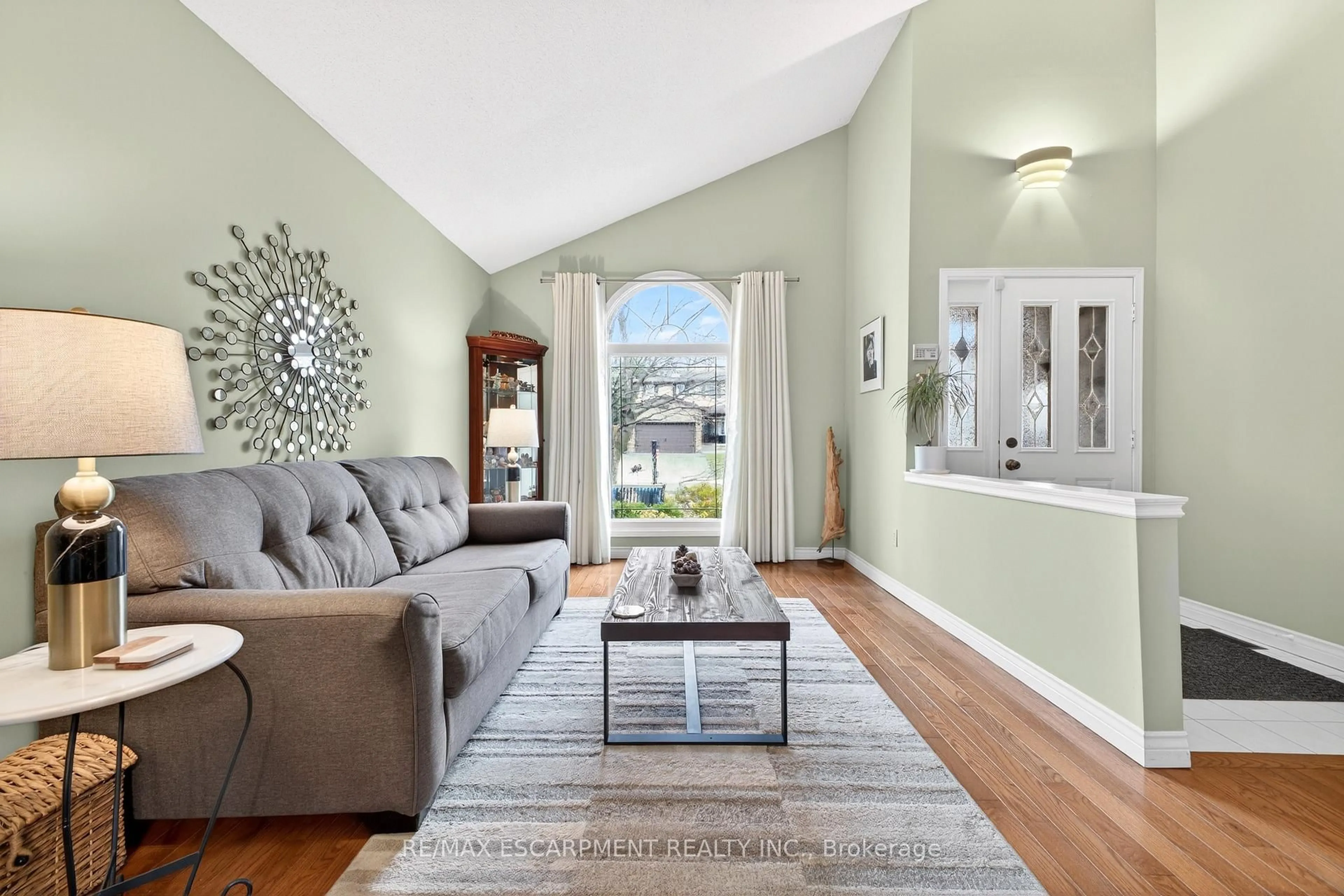 Living room with furniture, unknown for 22 NOVOCO Dr, Hamilton Ontario L9C 7E8