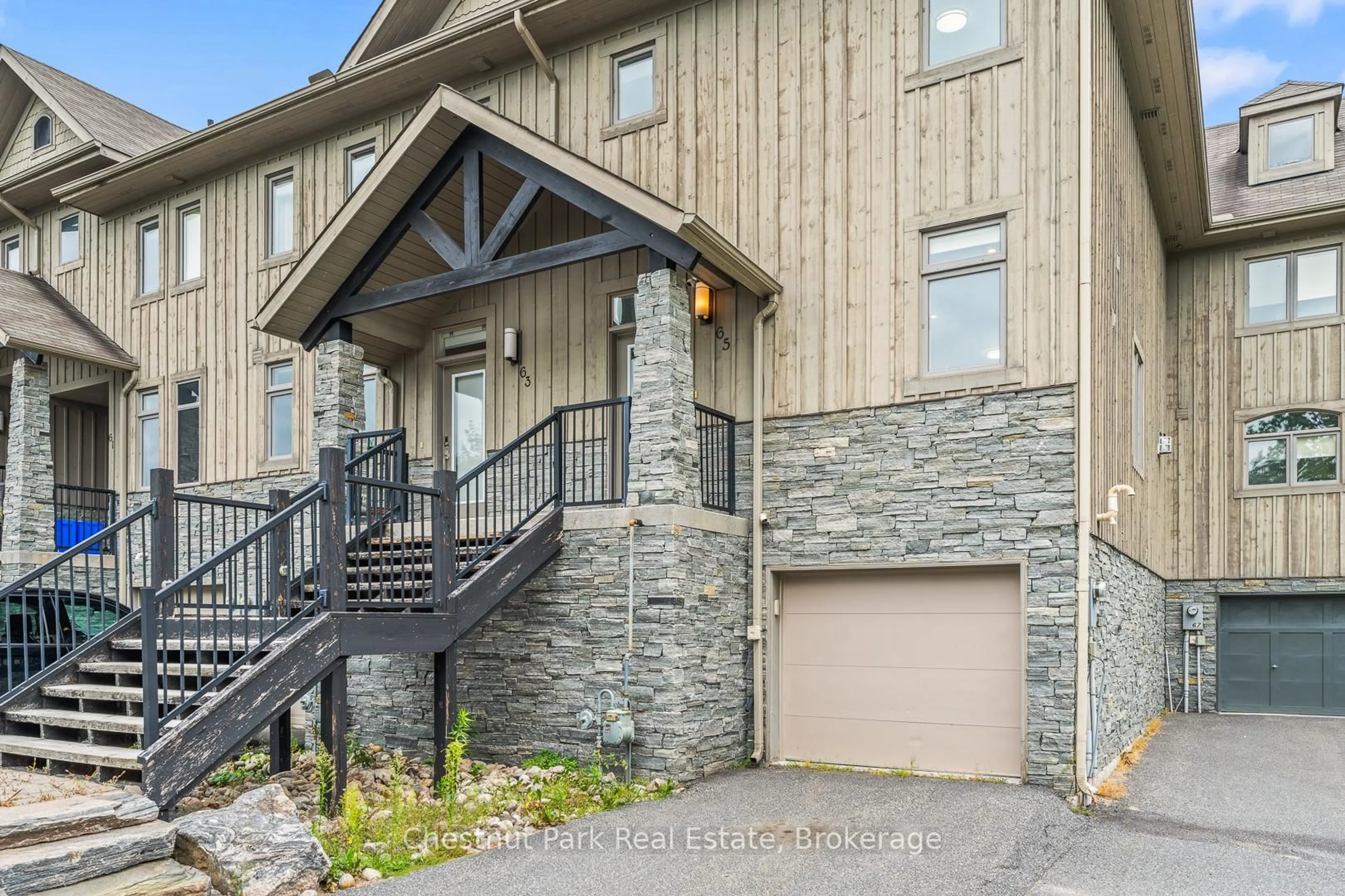 Home with brick exterior material, unknown for 65 Rockmount Cres, Gravenhurst Ontario P1P 0A6