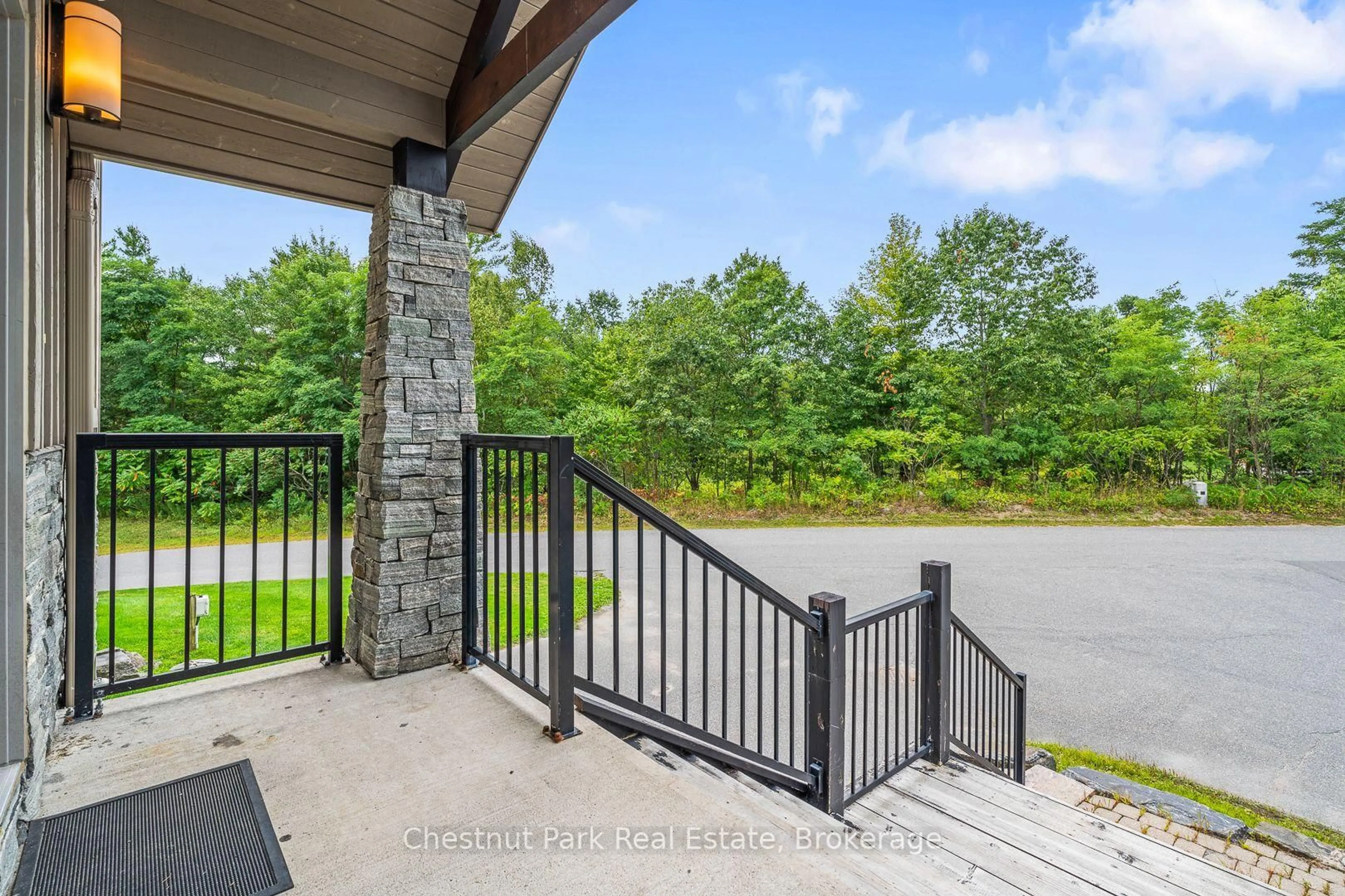 Patio, unknown for 65 Rockmount Cres, Gravenhurst Ontario P1P 0A6