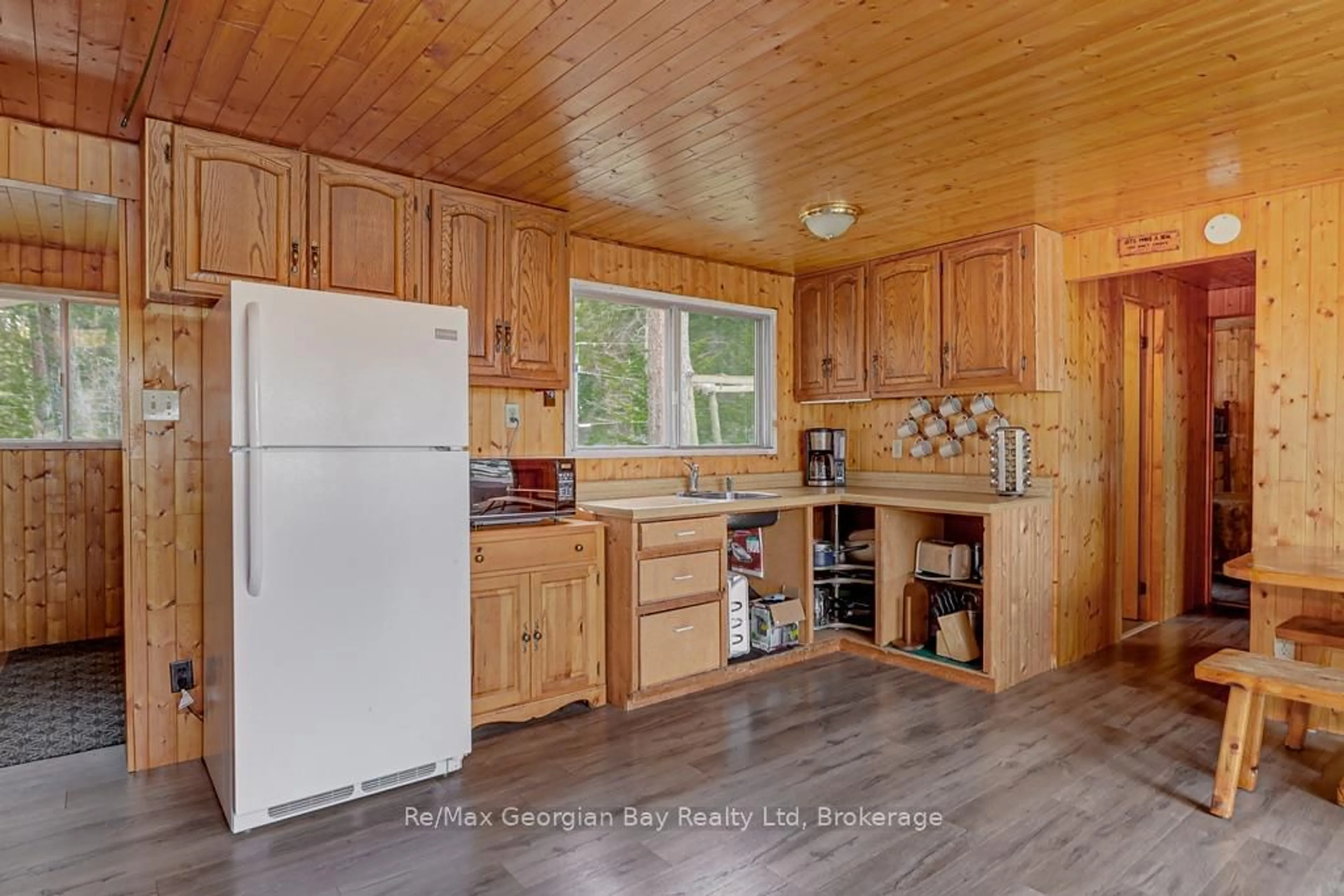 Standard kitchen, unknown for 15SR405 SEVERN RIVER SHORE, Muskoka Lakes Ontario L0K 1E0