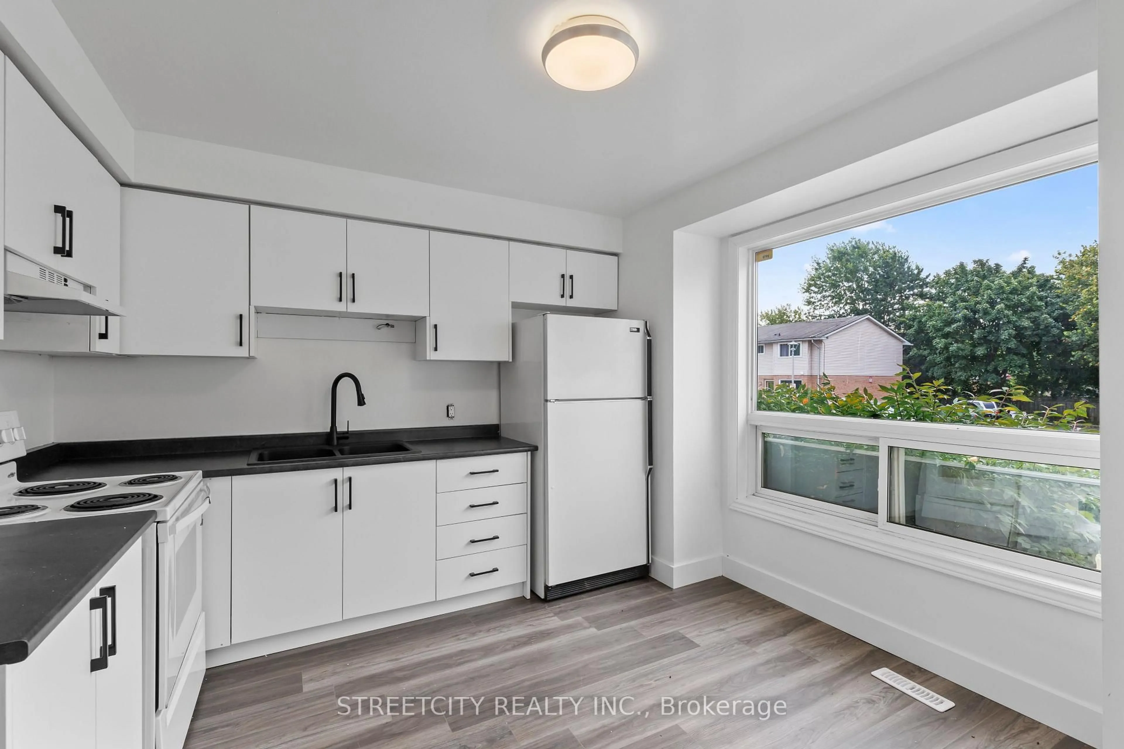 Unknown for 550 Second St #59, London East Ontario N5V 3S3