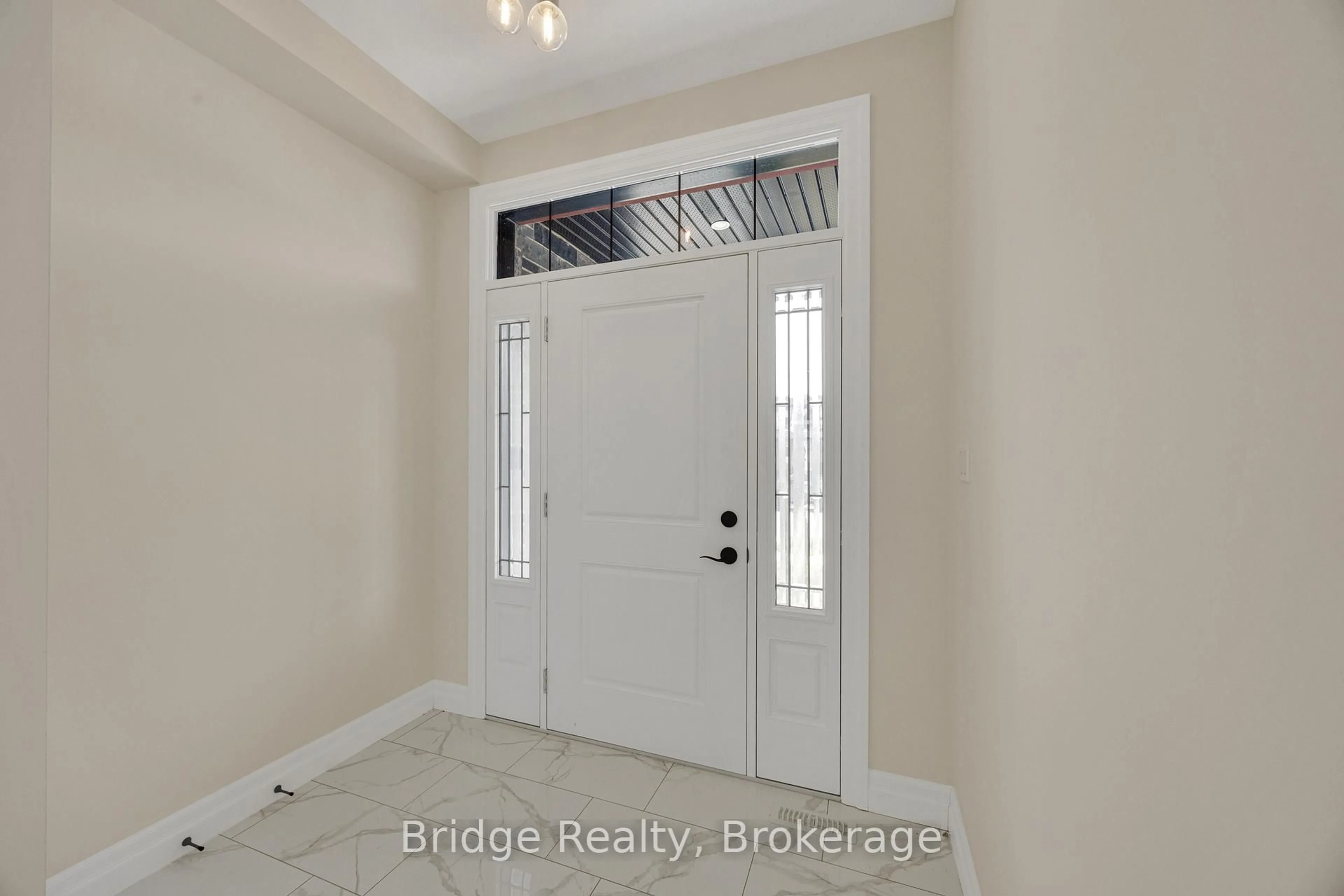 Indoor entryway for 256 Tamarack Blvd, Woodstock Ontario N4S 0E2