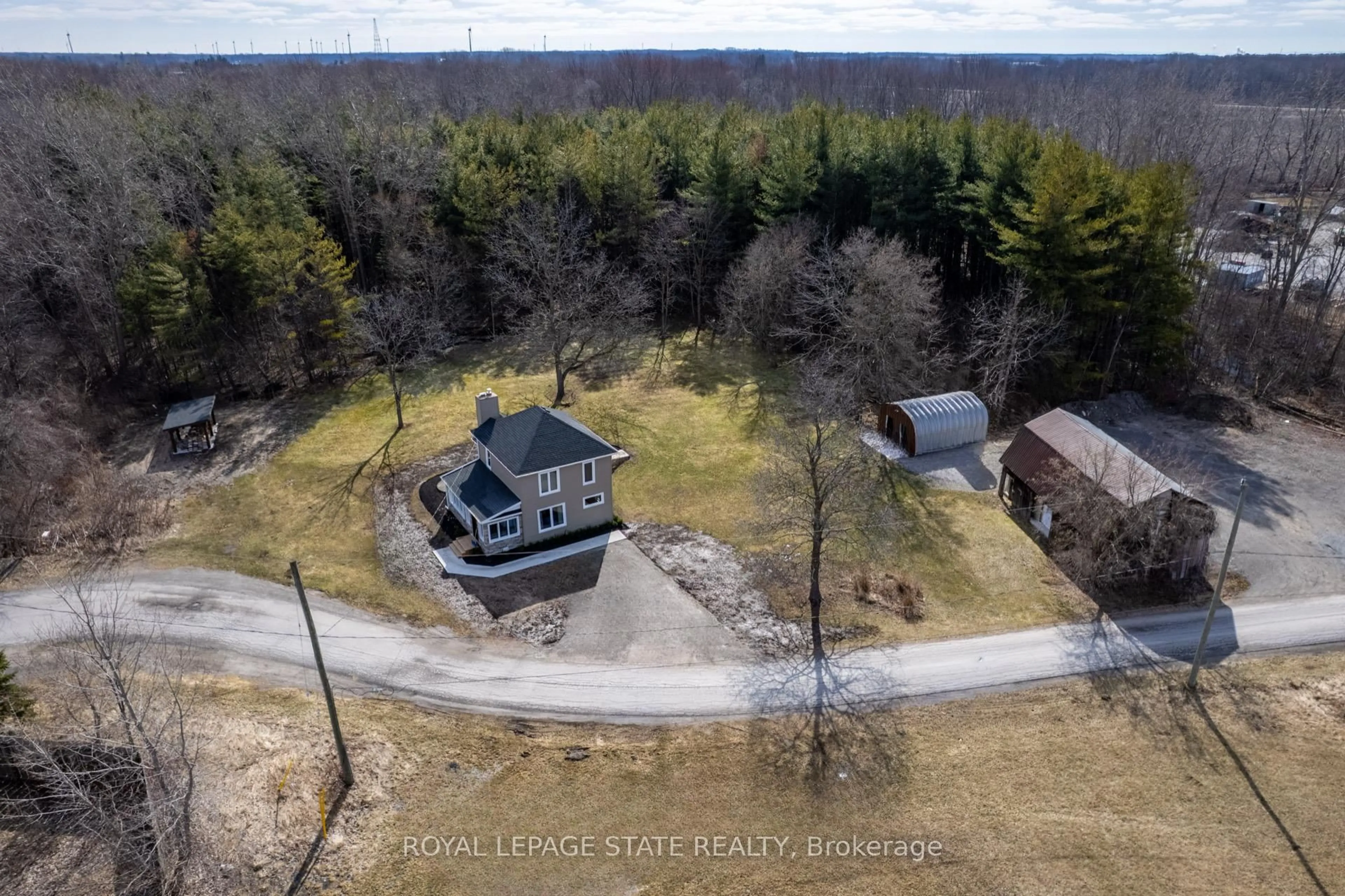A pic from outside/outdoor area/front of a property/back of a property/a pic from drone, water/lake/river/ocean view for 203 Hendershot Ave, Haldimand Ontario N1A 3B4