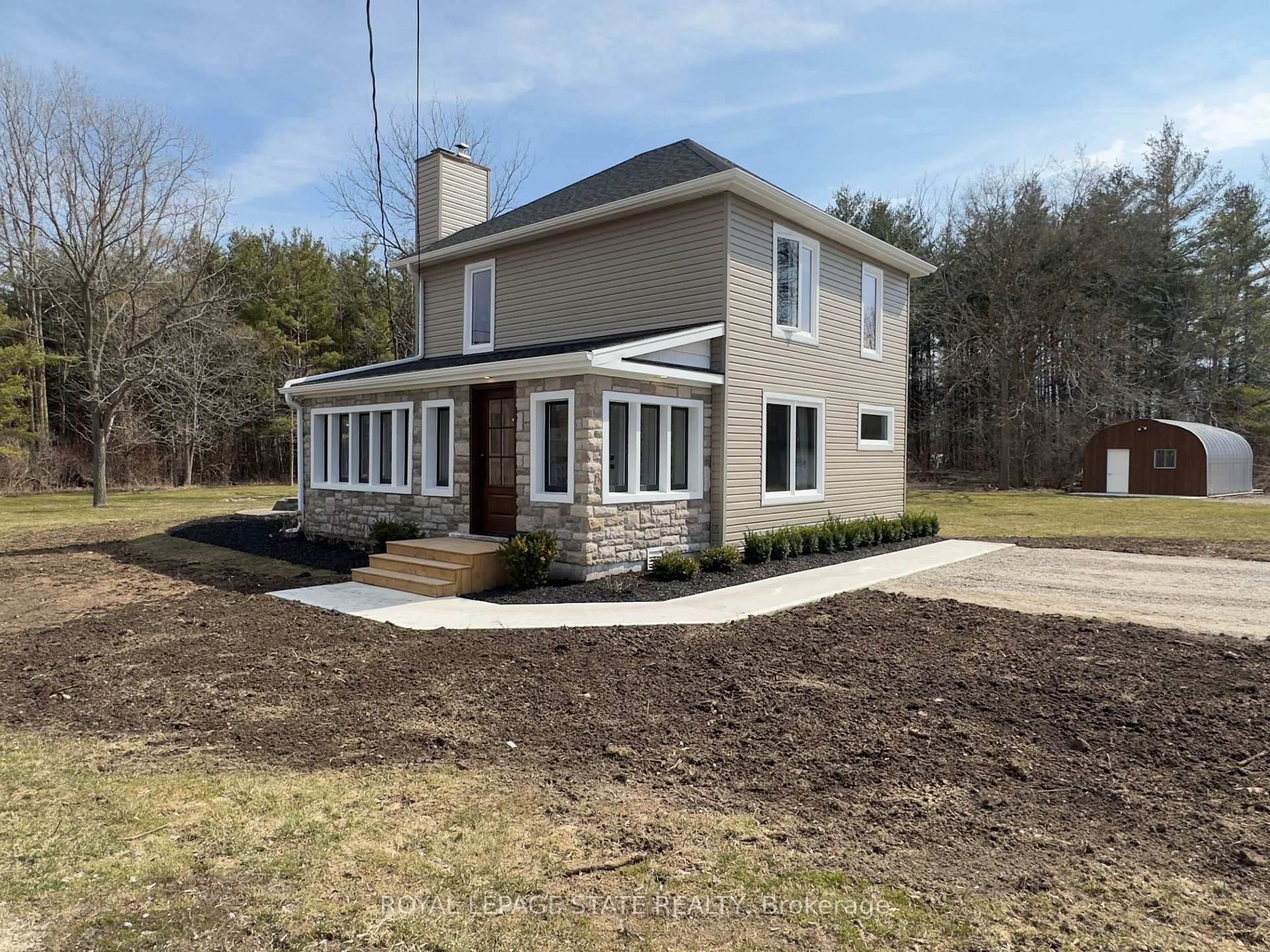 Home with vinyl exterior material, building for 203 Hendershot Ave, Haldimand Ontario N1A 3B4