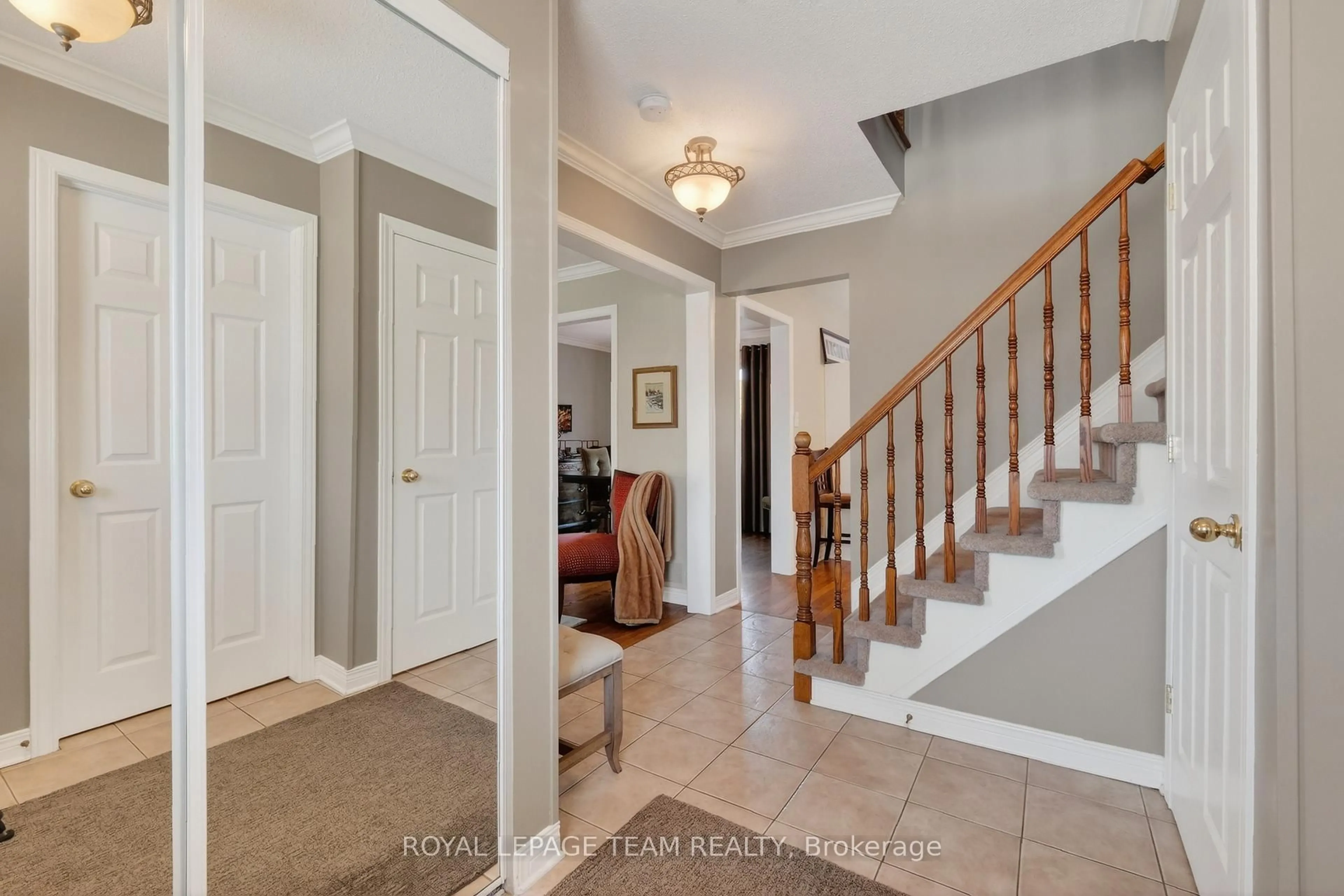 Indoor entryway for 13 Granite Ridge Dr, Stittsville Ontario K2S 1Y2
