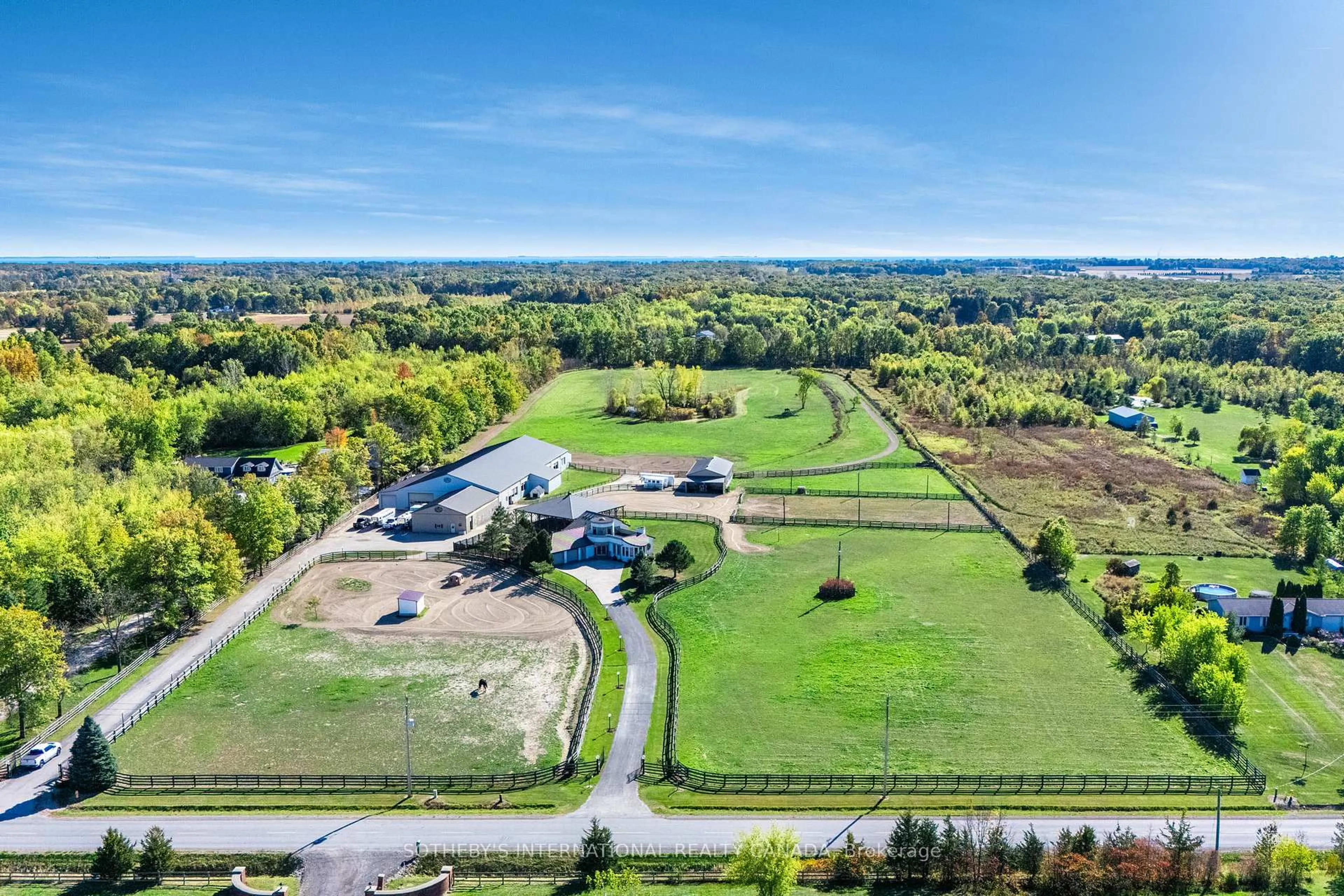 A pic from outside/outdoor area/front of a property/back of a property/a pic from drone, unknown for 4965 4th Concession, Amherstburg Ontario N0R 1G0