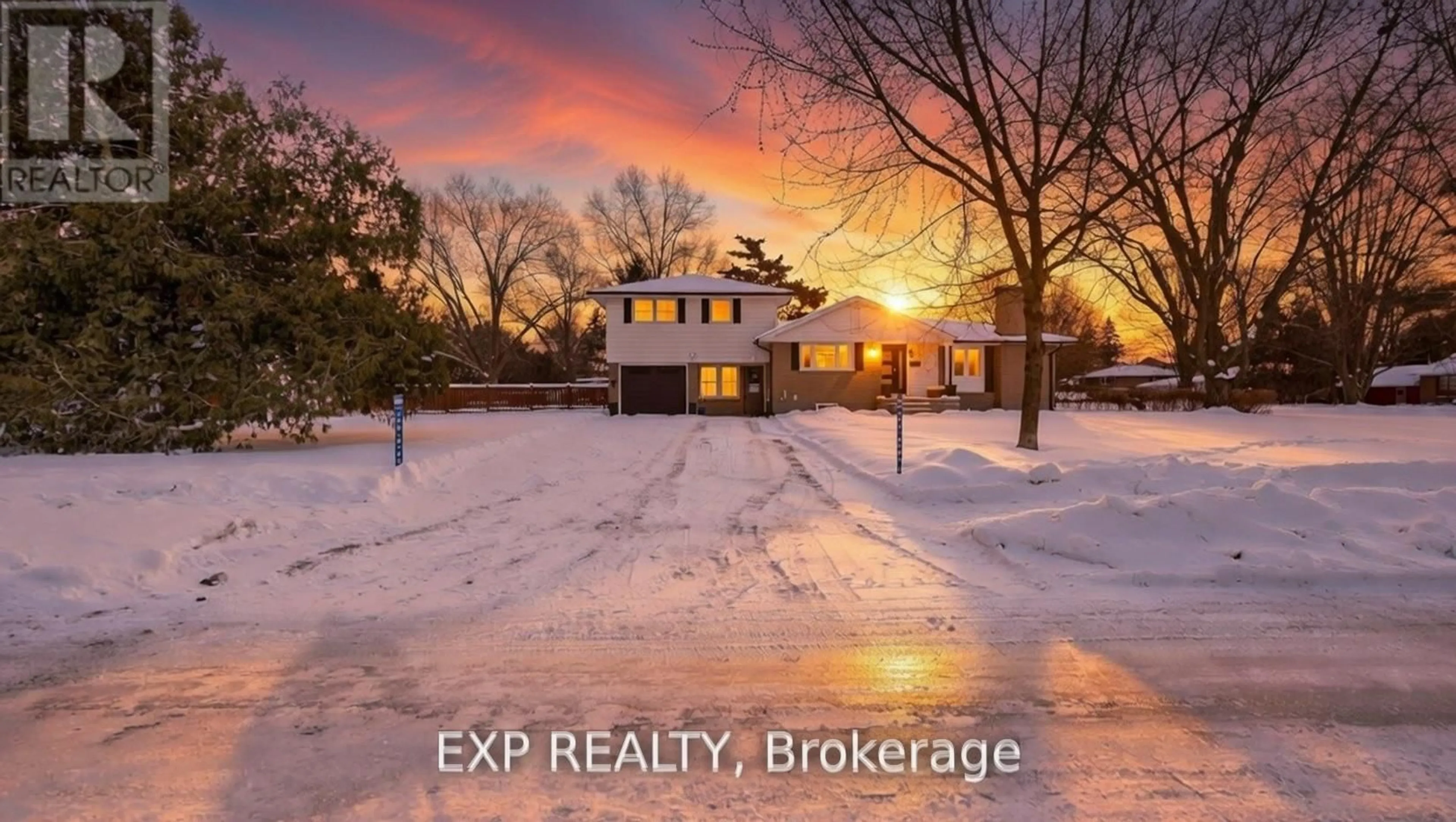 A pic from outside/outdoor area/front of a property/back of a property/a pic from drone, unknown for 678 LAUDERDALE Ave, London North Ontario N5X 1N1