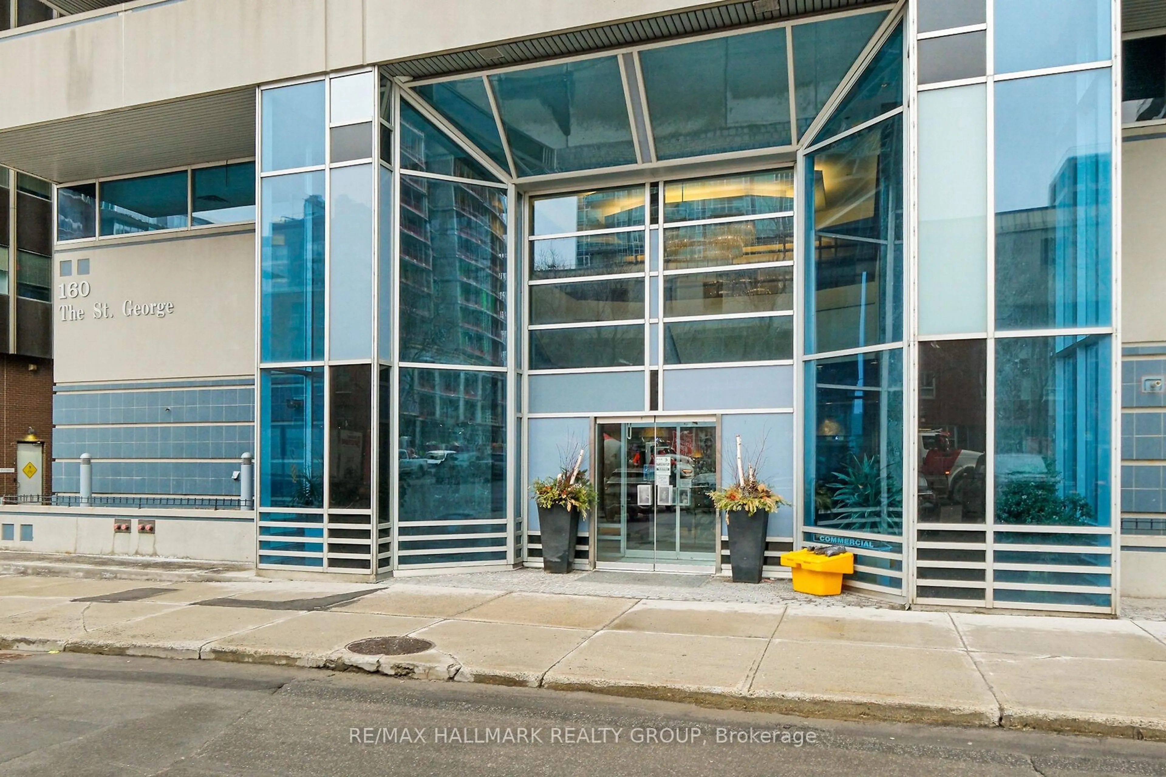 Indoor foyer for 160 George St #1404, Ottawa Ontario K1N 9M2