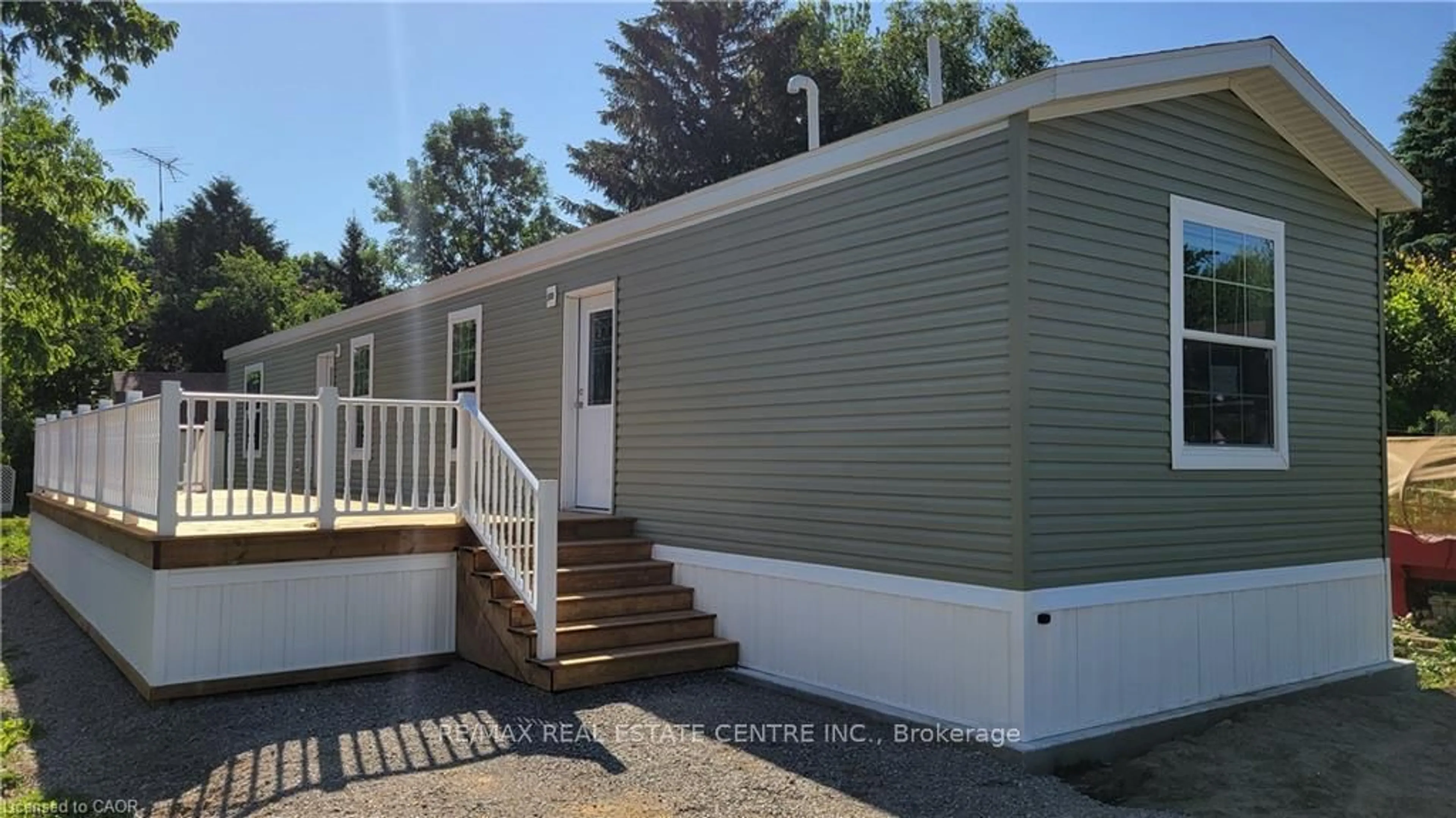 Home with vinyl exterior material, street for 77 Park Lane, Hamilton Ontario N0B 2J0