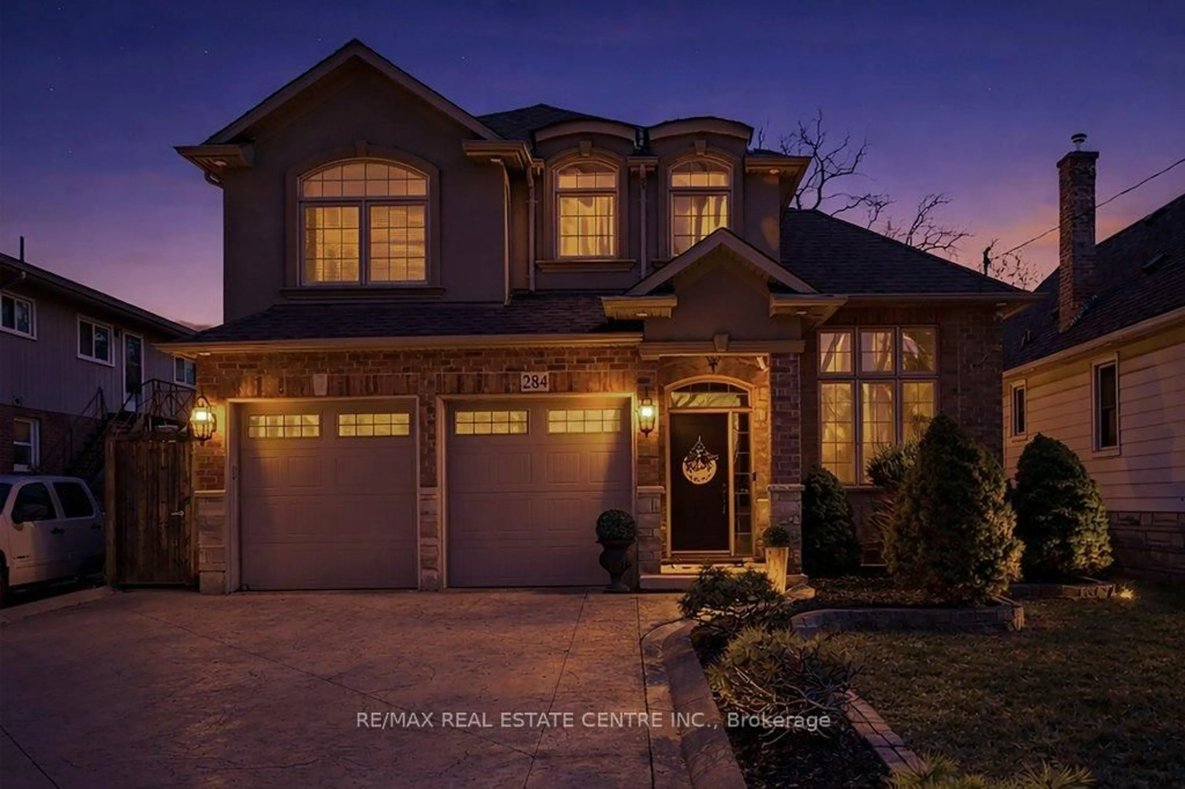 Home with brick exterior material, street for 284 Normanhurst Ave, Hamilton Ontario L8H 5N4