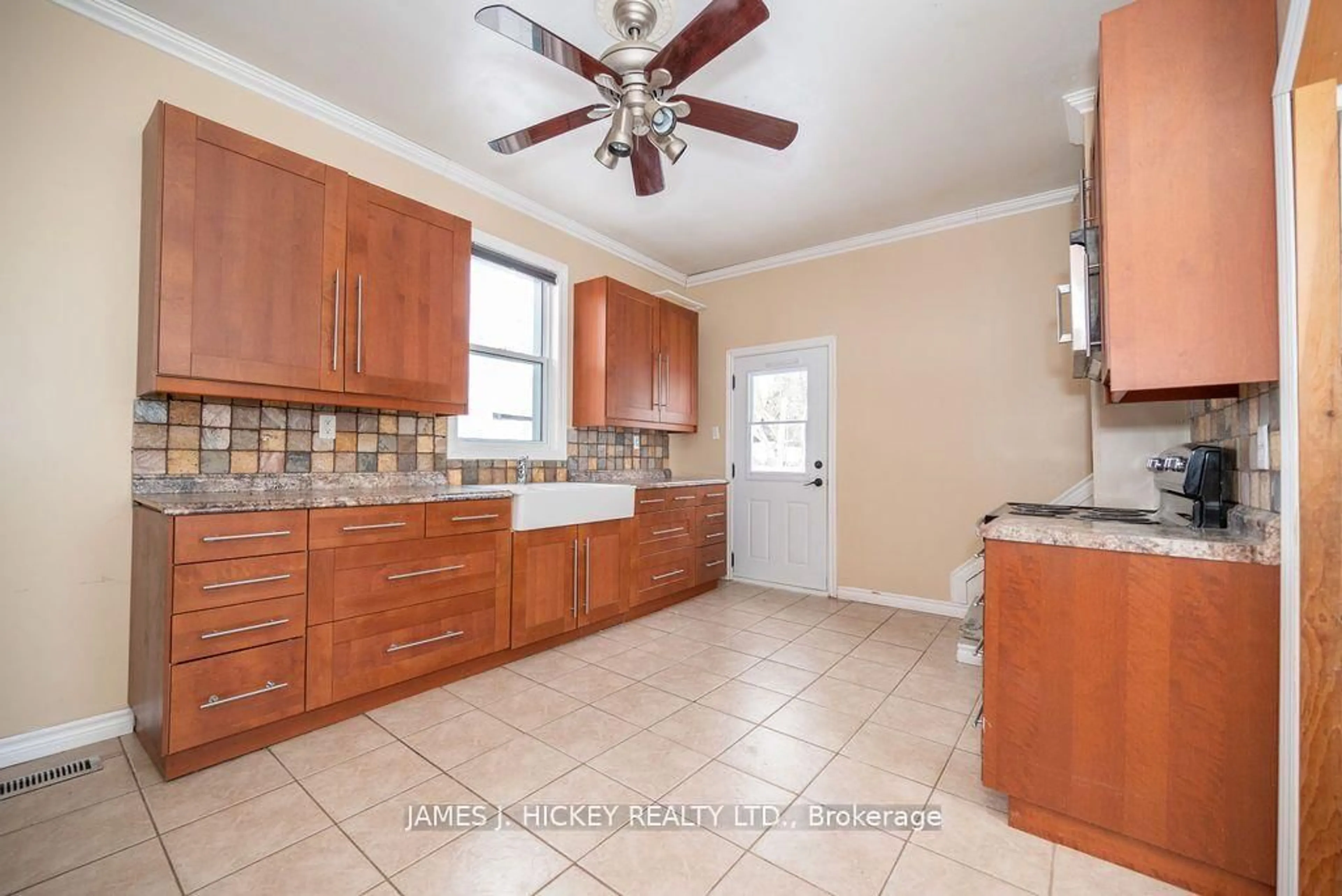 Standard kitchen, ceramic/tile floor for 20 Main St, Chalk River Ontario K0J 1J0
