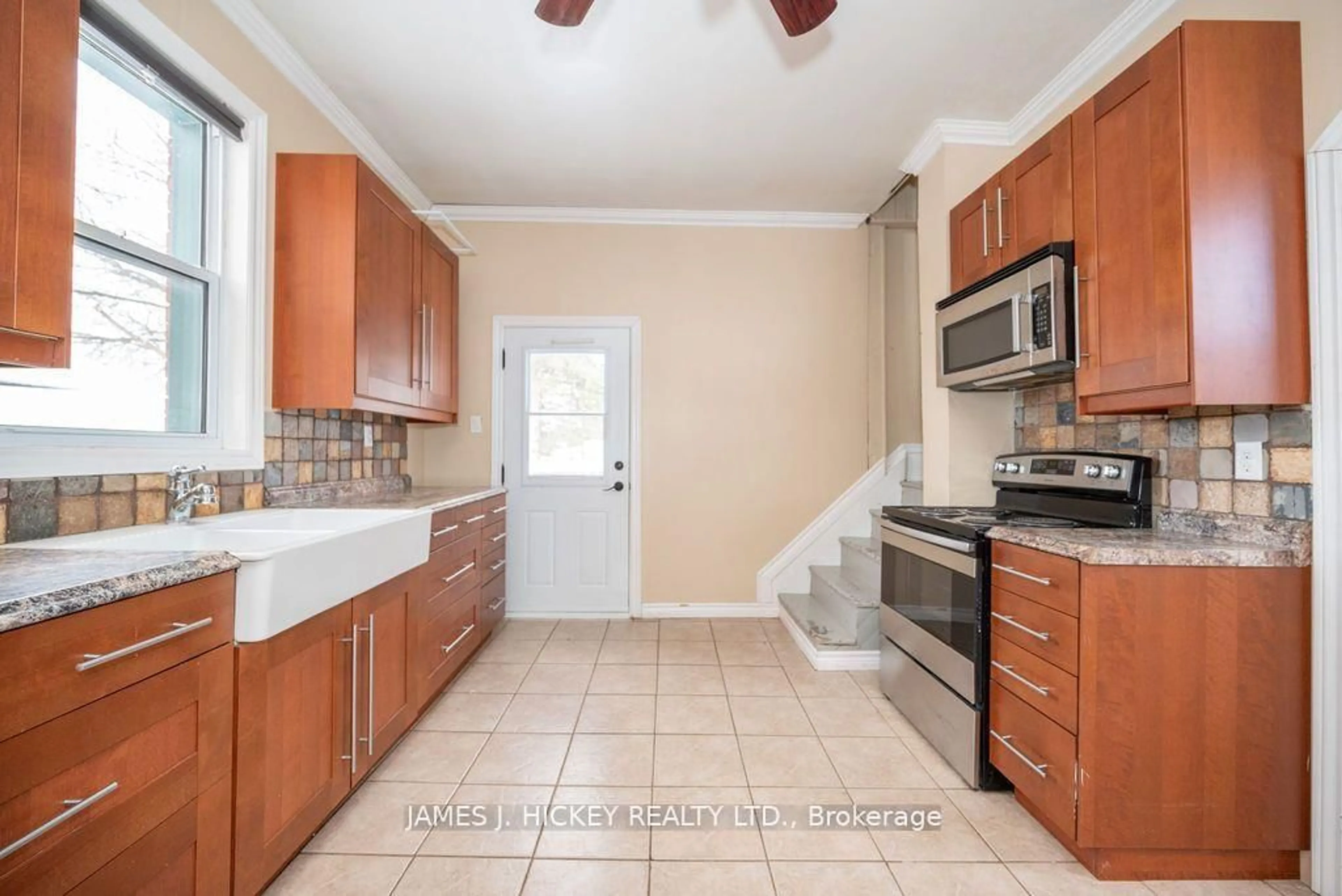 Standard kitchen, ceramic/tile floor for 20 Main St, Chalk River Ontario K0J 1J0