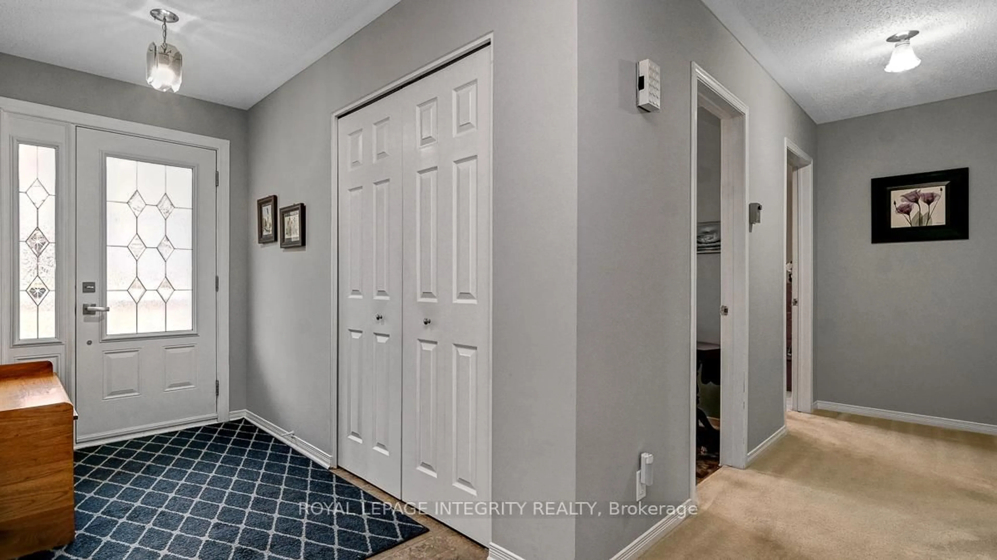 Indoor entryway for 419 Brock St, Merrickville-Wolford Ontario K0G 1N0