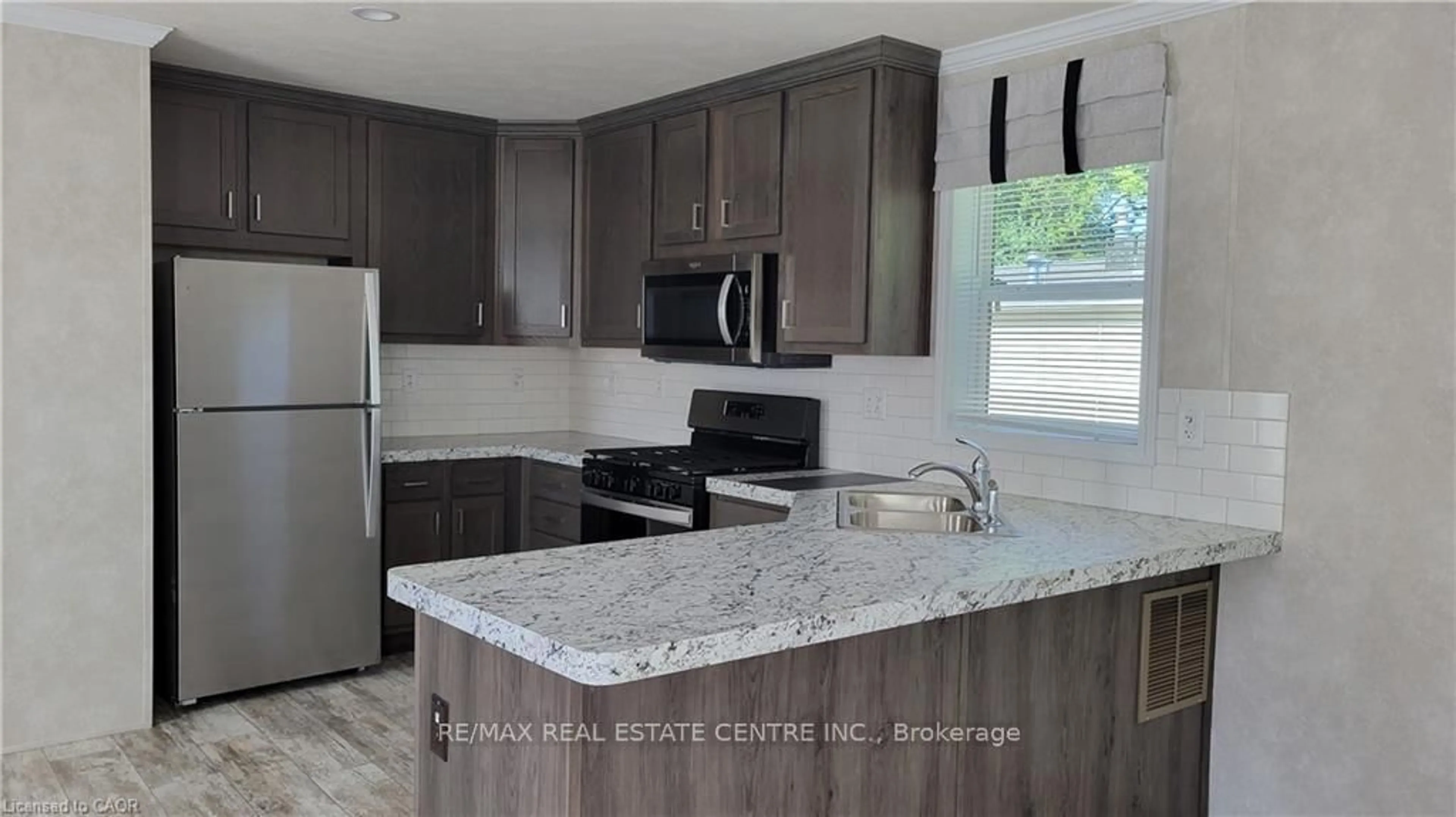 Open concept kitchen, ceramic/tile floor for 24 MacPherson Cres, Hamilton Ontario N0B 2J0