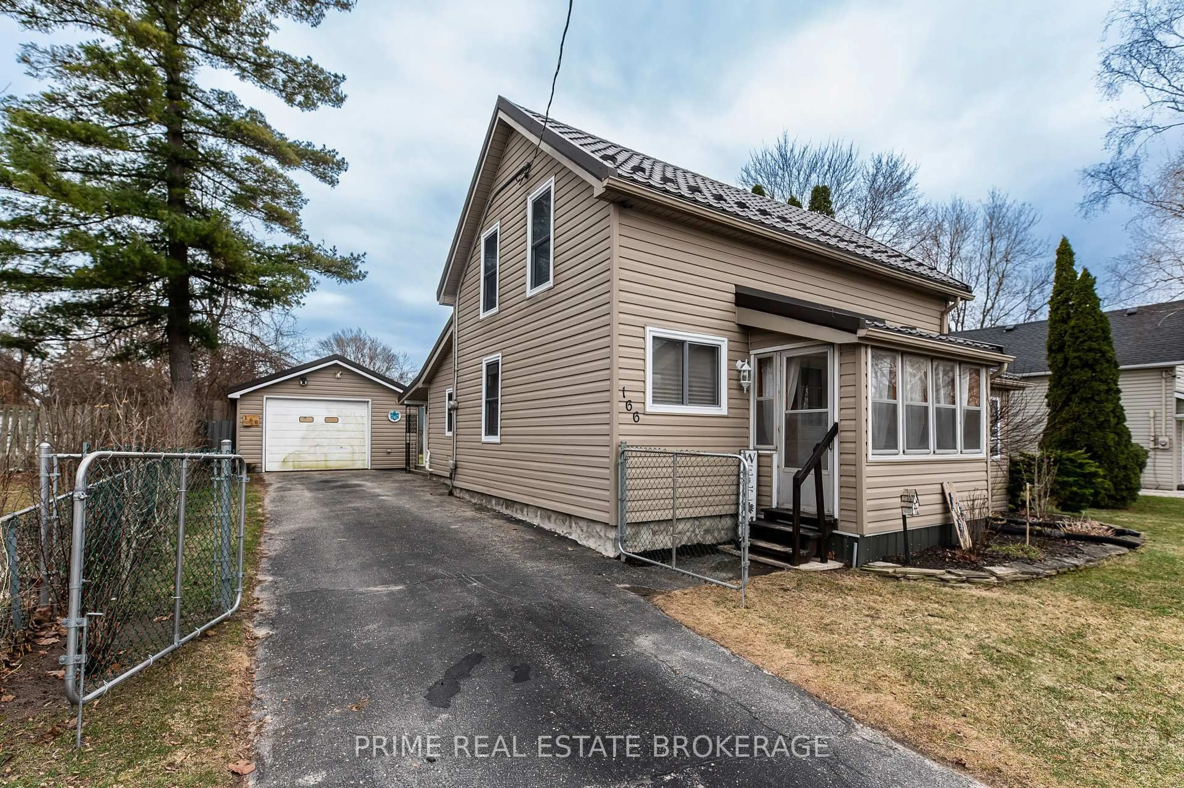 A pic from outside/outdoor area/front of a property/back of a property/a pic from drone, street for 166 Maple St, West Elgin Ontario N0L 2P0