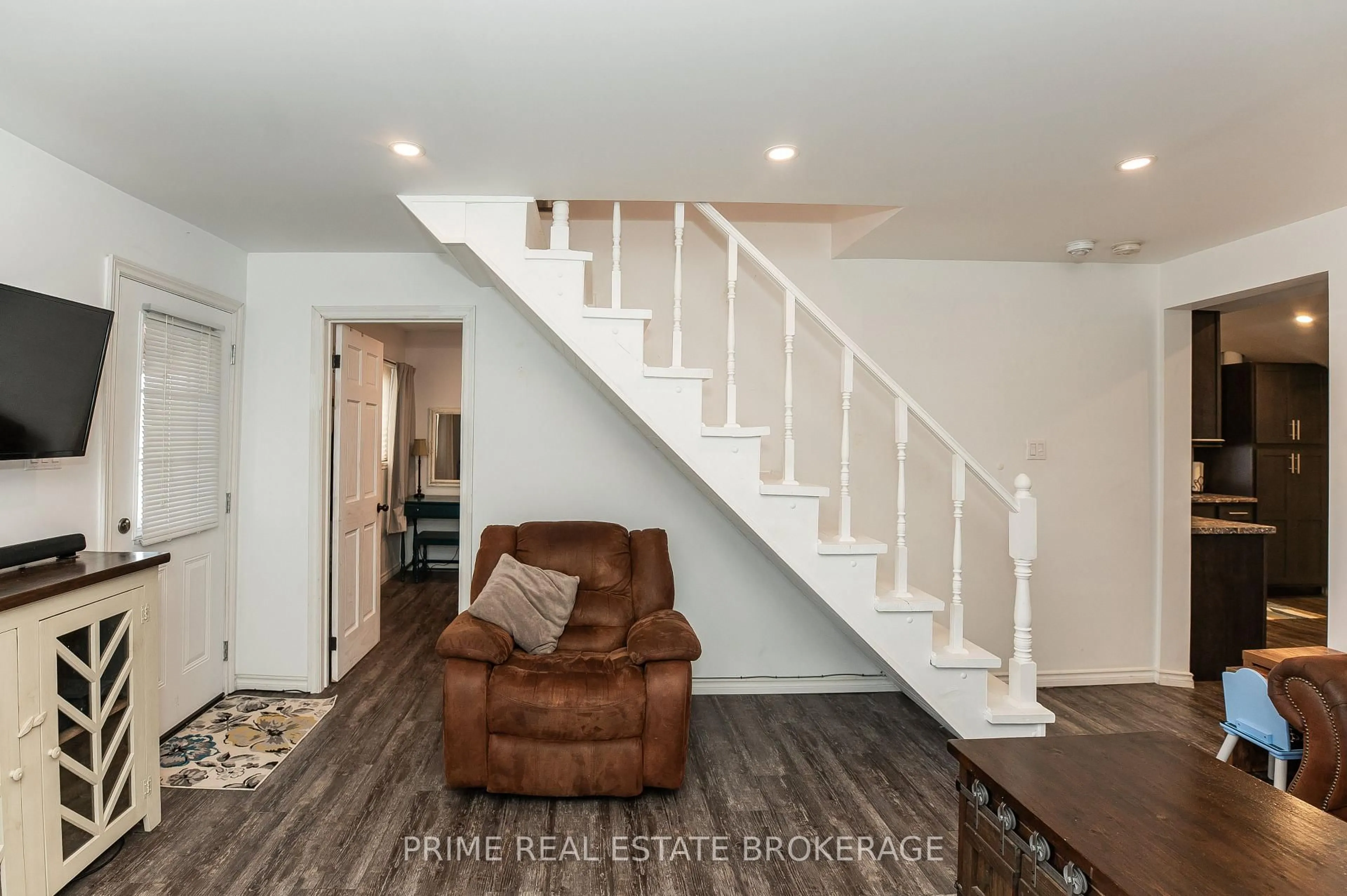 Stairs for 166 Maple St, West Elgin Ontario N0L 2P0