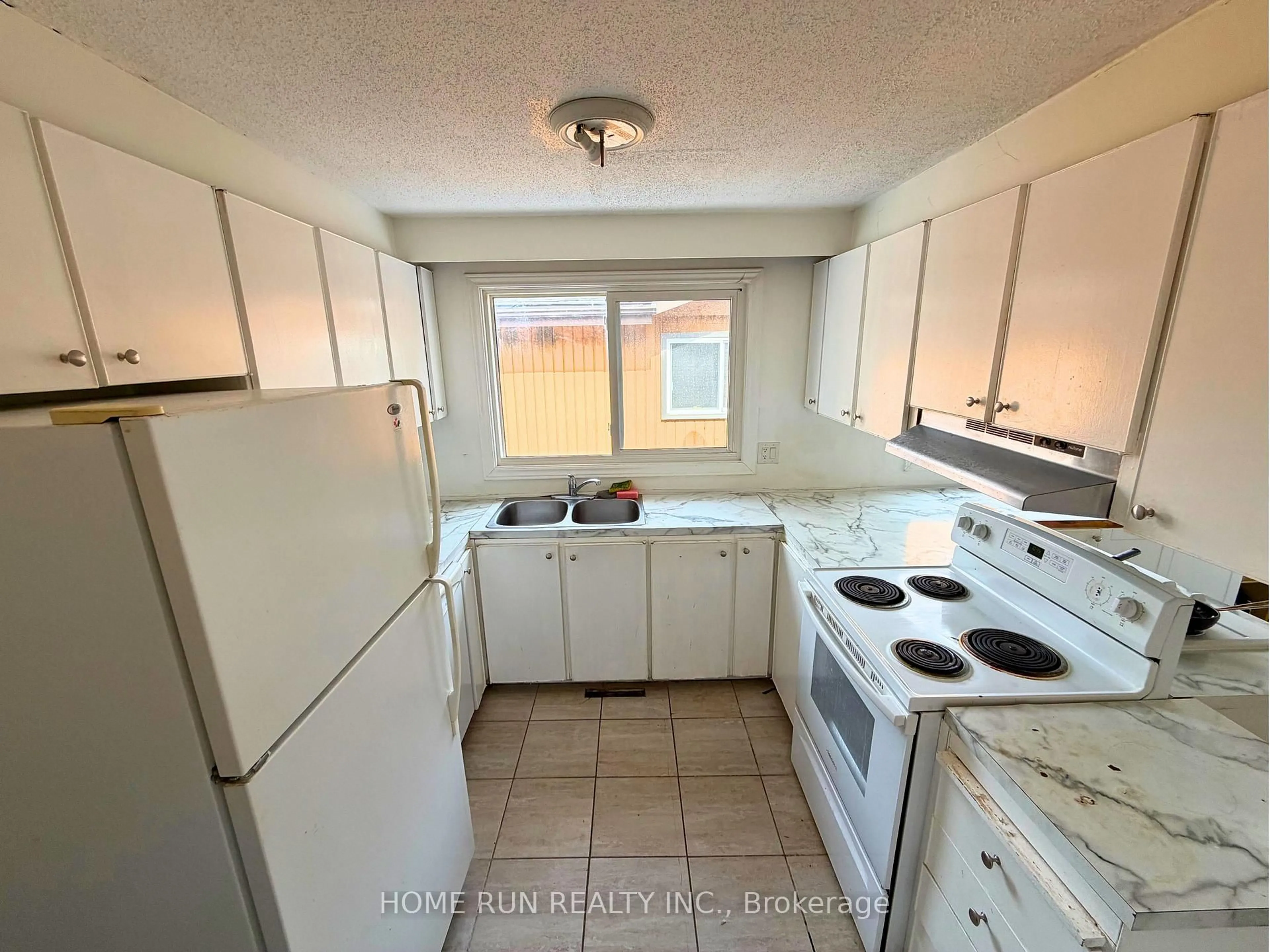Standard kitchen, unknown for 166 WITHROW Ave, Ottawa Ontario K2G 3N8