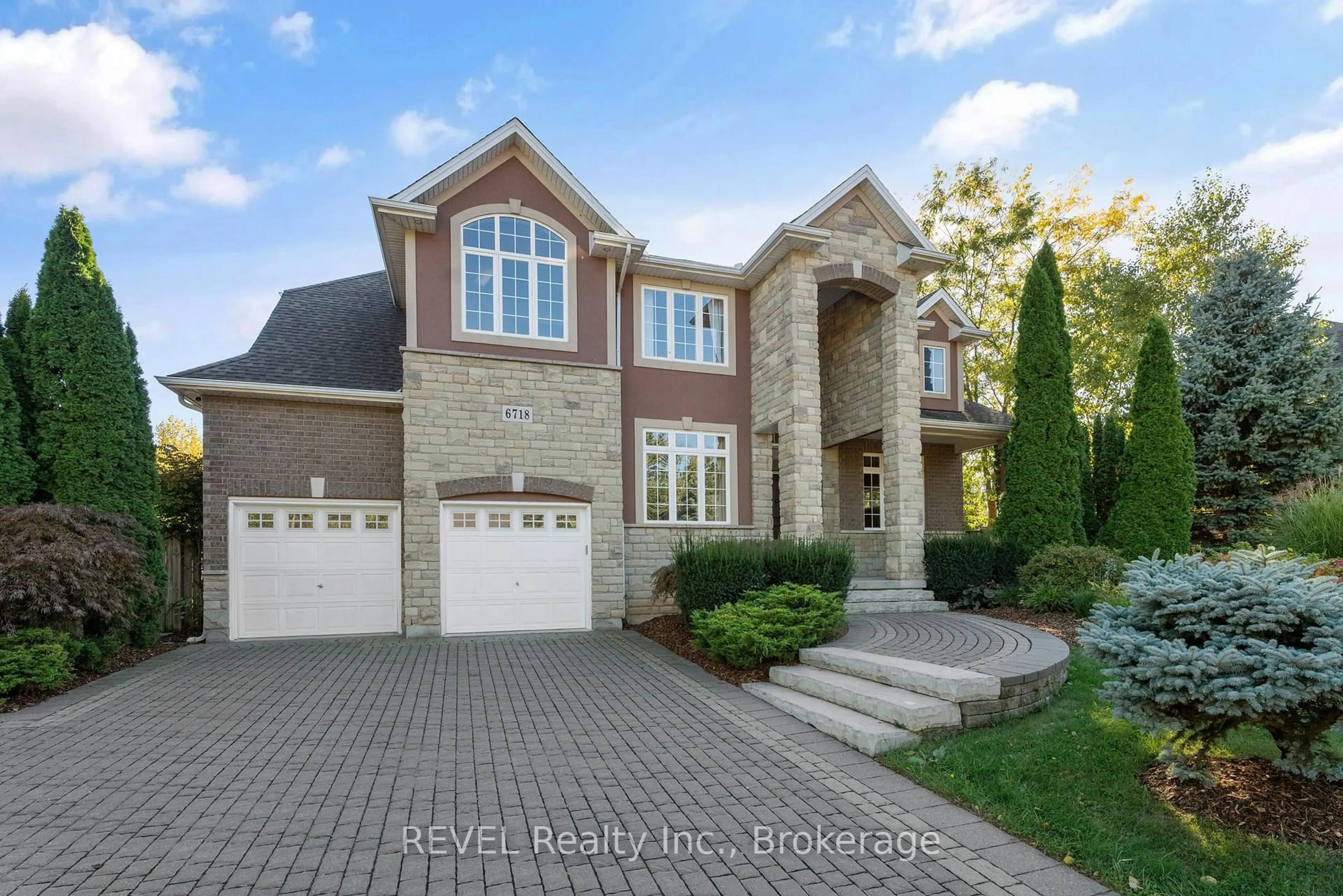 Home with brick exterior material, street for 6718 Domenic Cres, Niagara Falls Ontario L2J 4L5