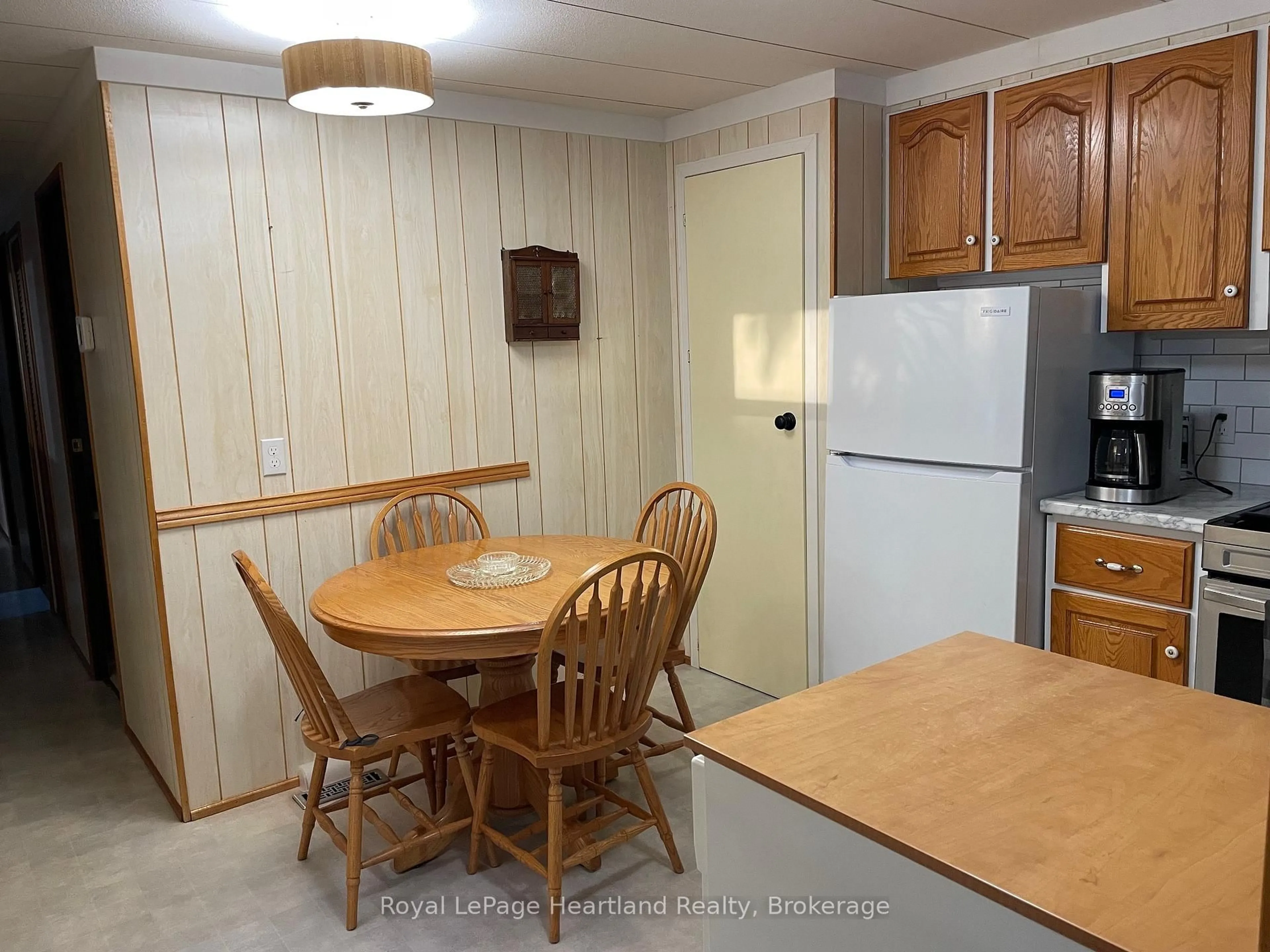 Standard kitchen, unknown for 36 SUTTON Dr, Ashfield-Colborne-Wawanosh Ontario N7A 3Y3