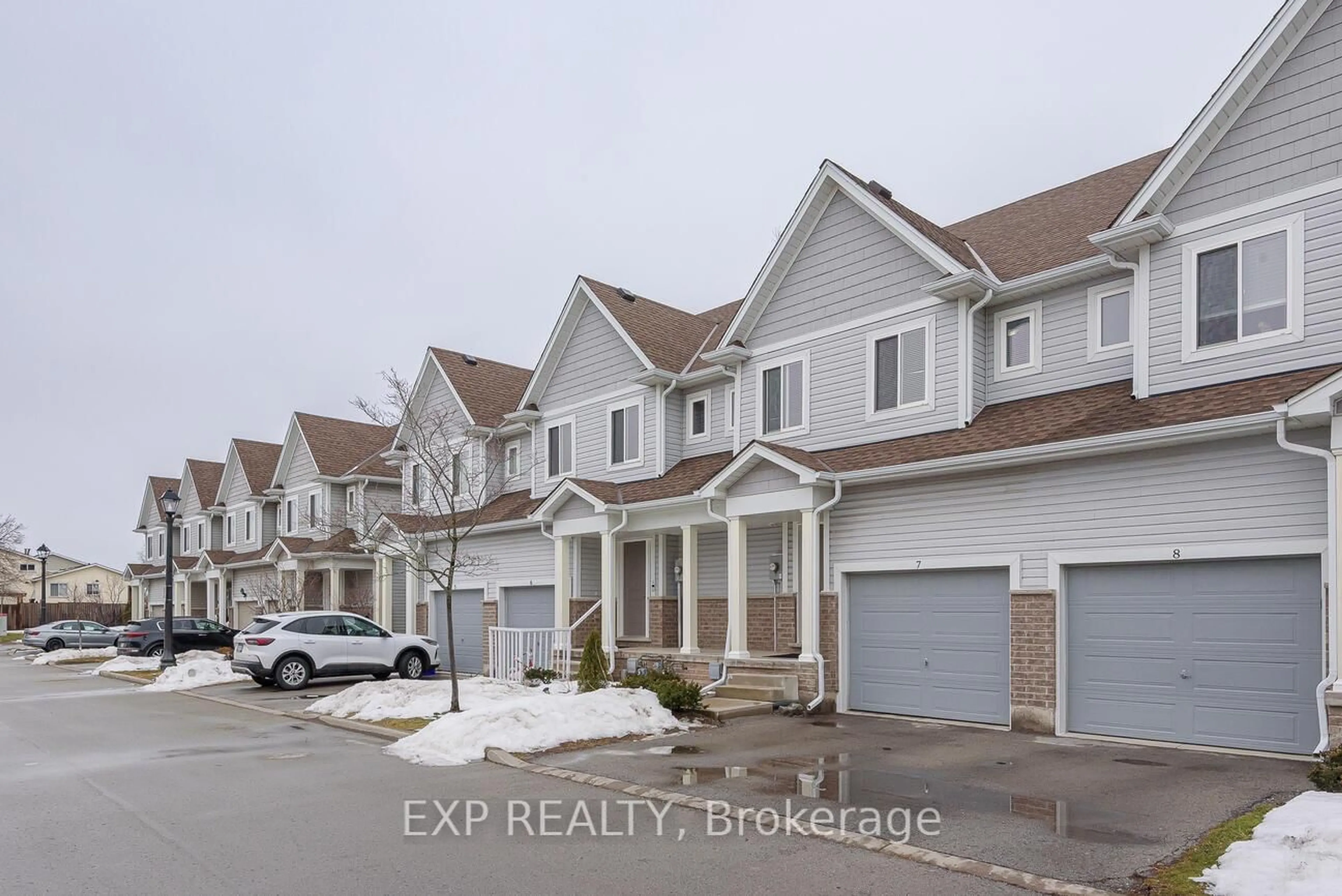 A pic from outside/outdoor area/front of a property/back of a property/a pic from drone, street for 60 Canterbury Dr #7, St. Catharines Ontario L2P 0E7