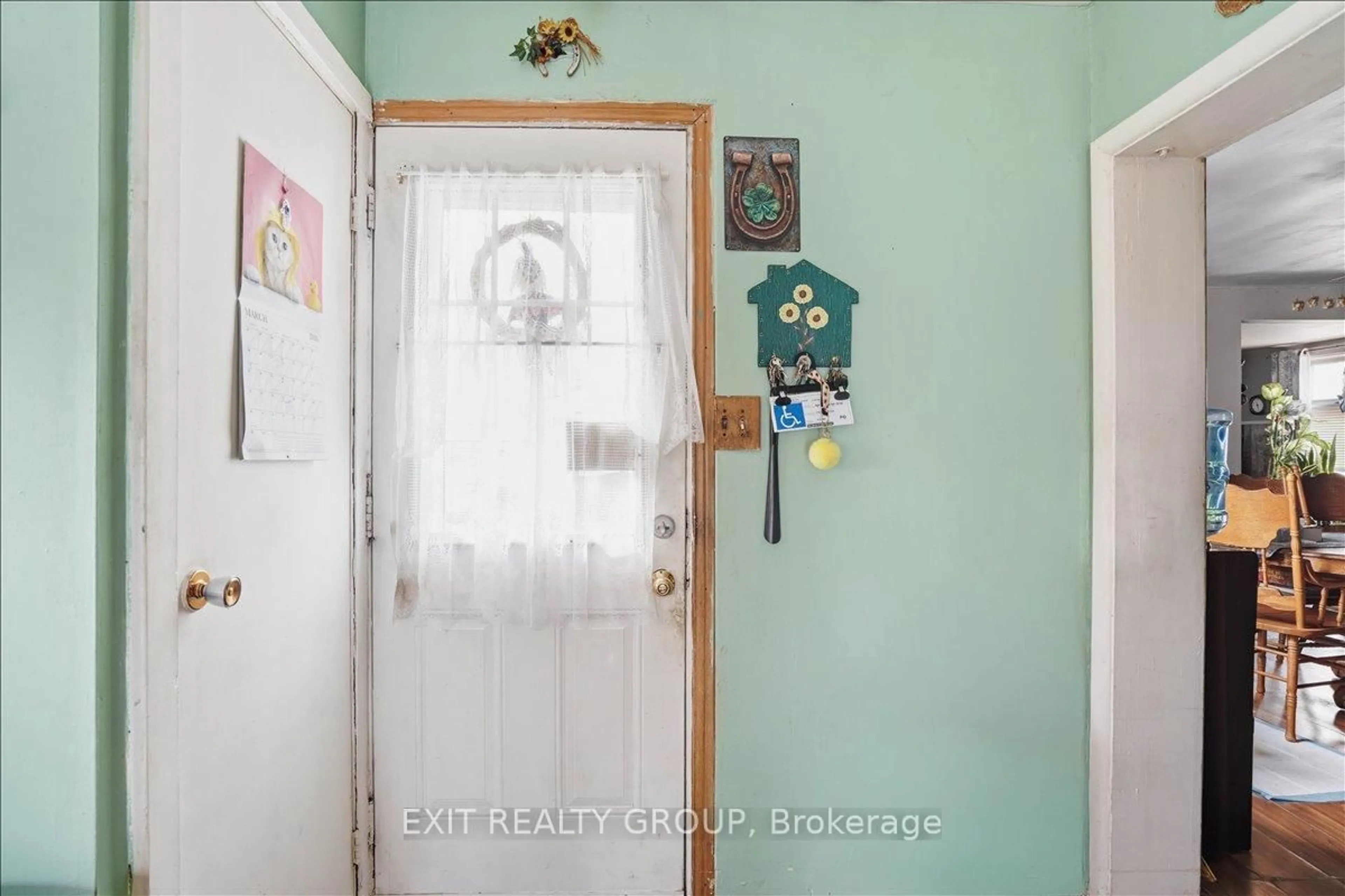 Indoor entryway for 11 Consecon Main St, Prince Edward County Ontario K0K 1T0