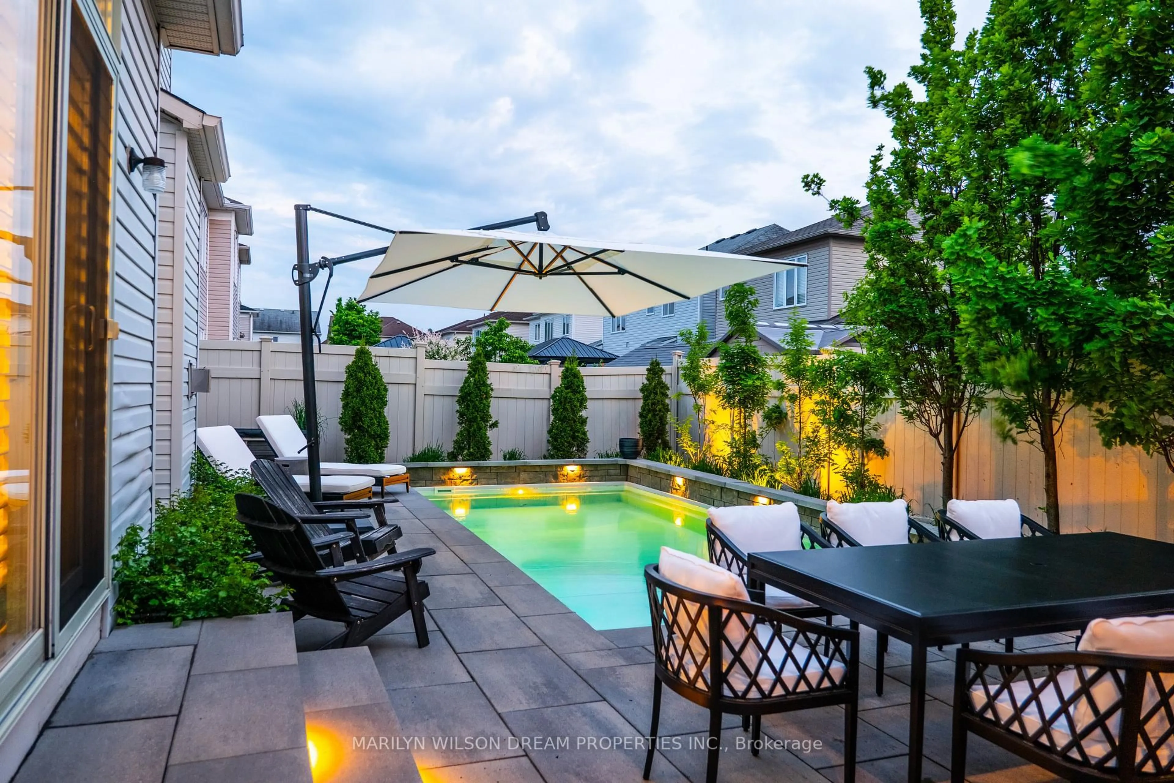 Patio, street for 330 Branthaven St, Ottawa Ontario K4A 0H1