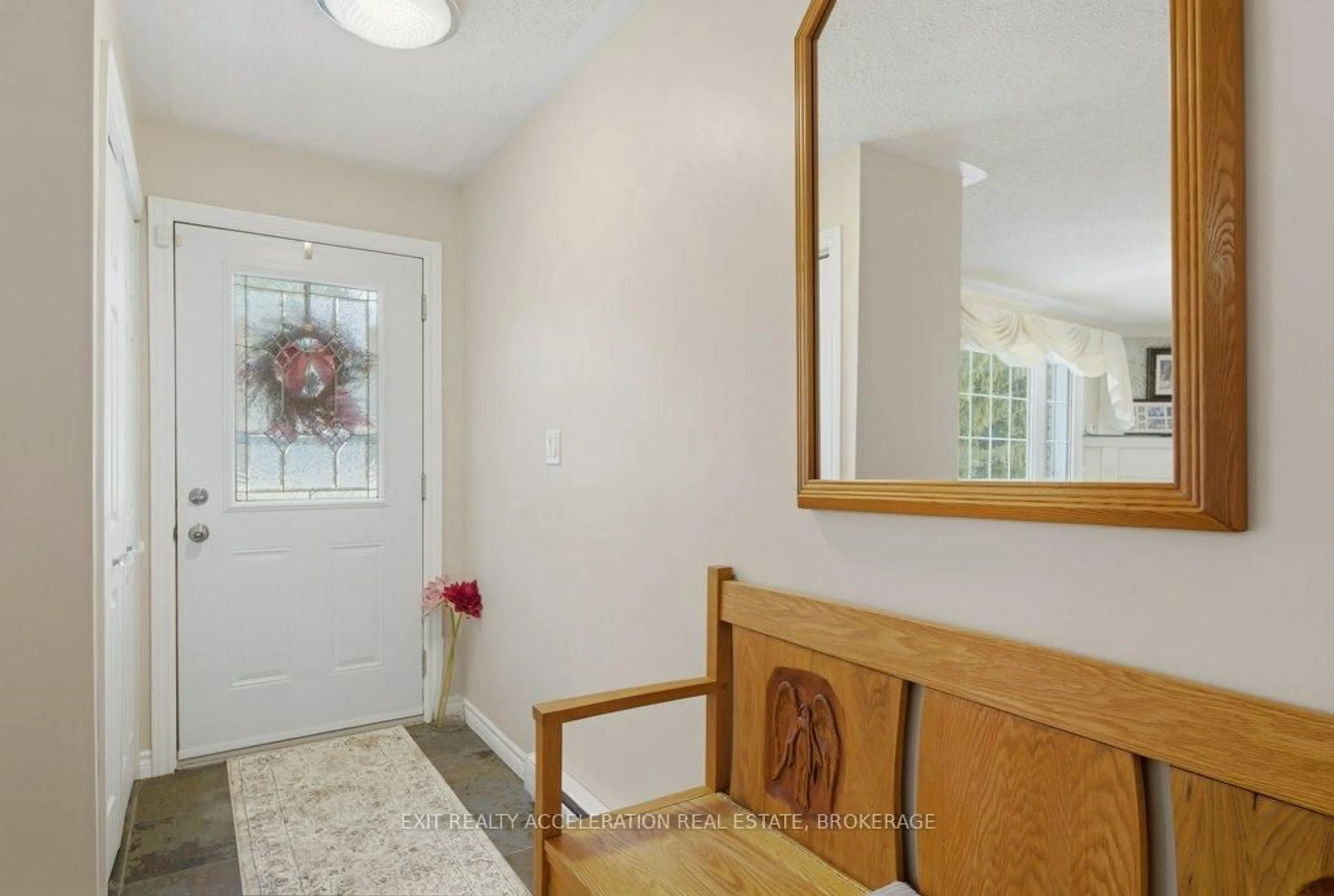 Indoor entryway for 34 Concession St, Tamworth Ontario K0K 3G0