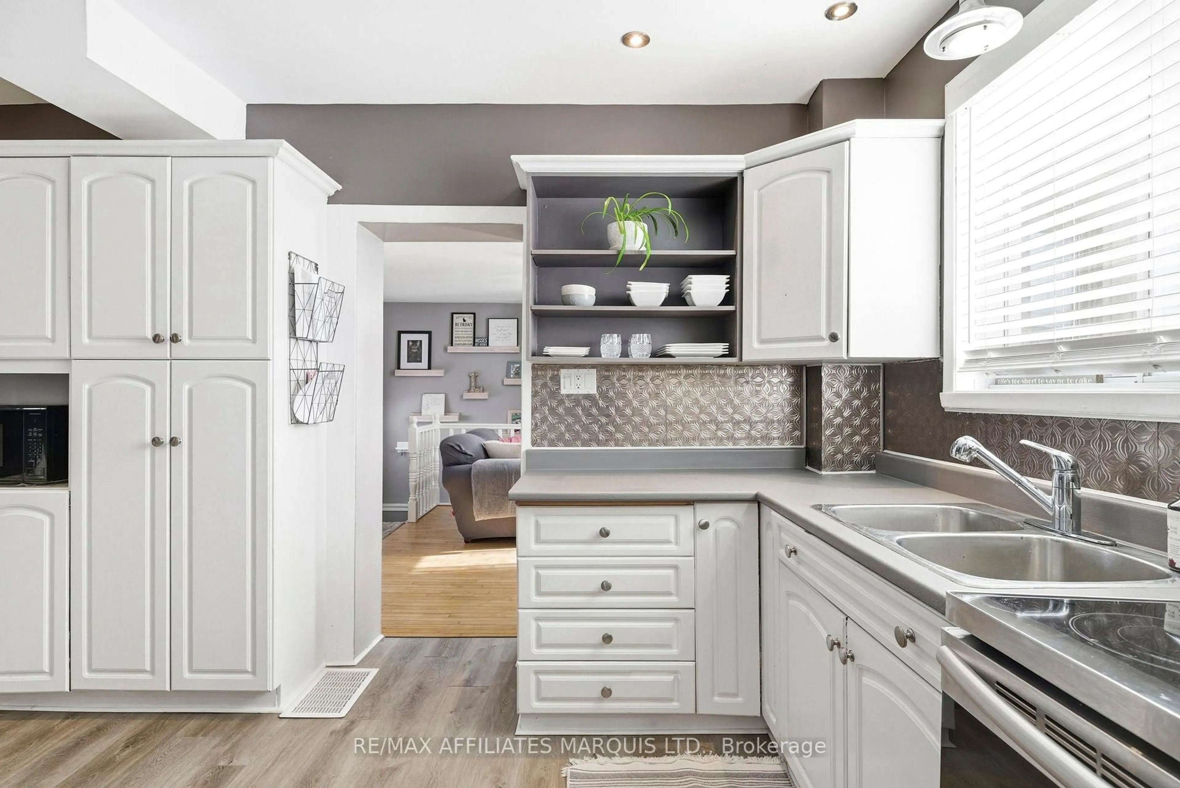 Open concept kitchen, ceramic/tile floor for 409 Marlborough St, Cornwall Ontario K6H 4A5