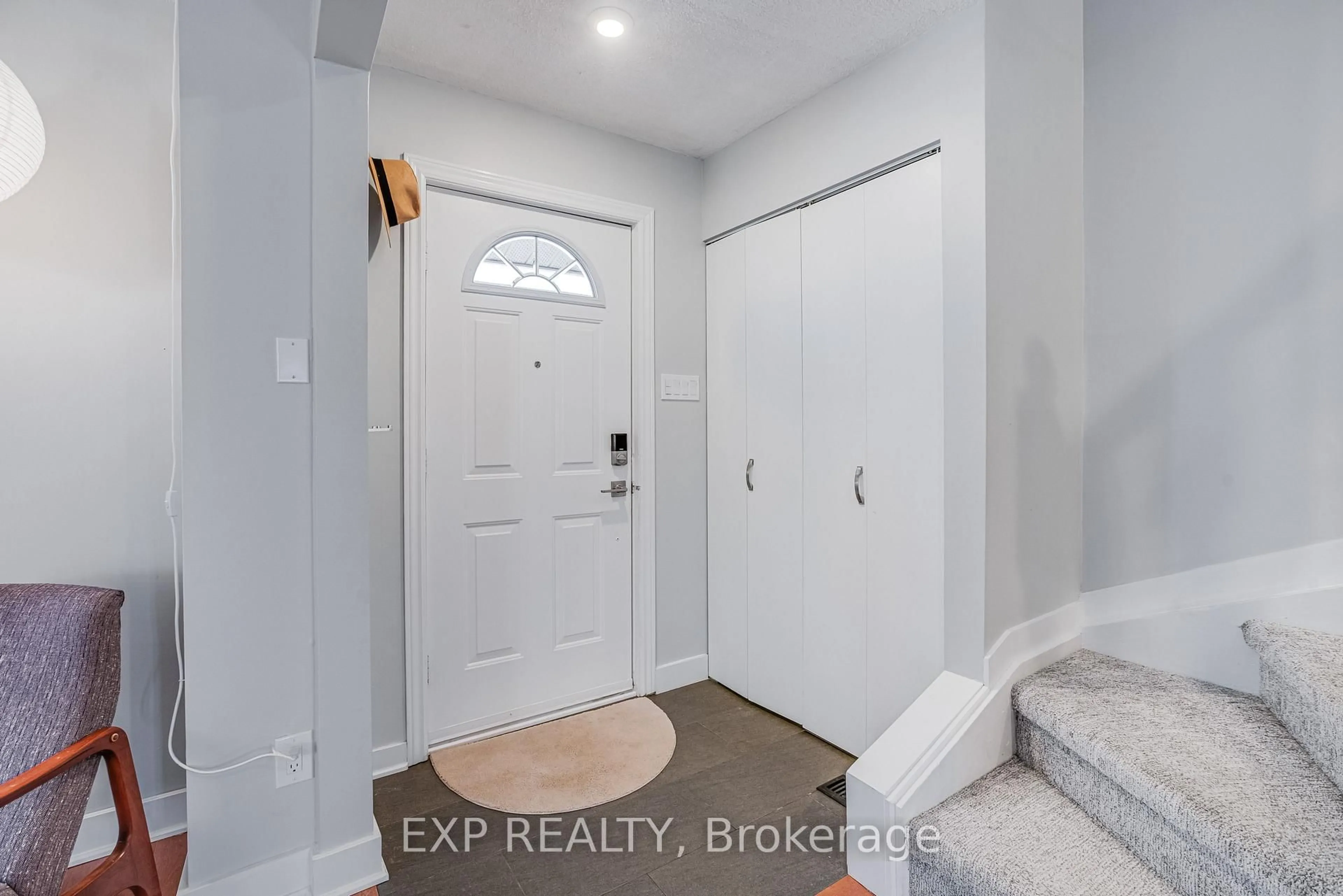 Indoor entryway for 53A Kempster Ave, Ottawa Ontario K2B 6M2