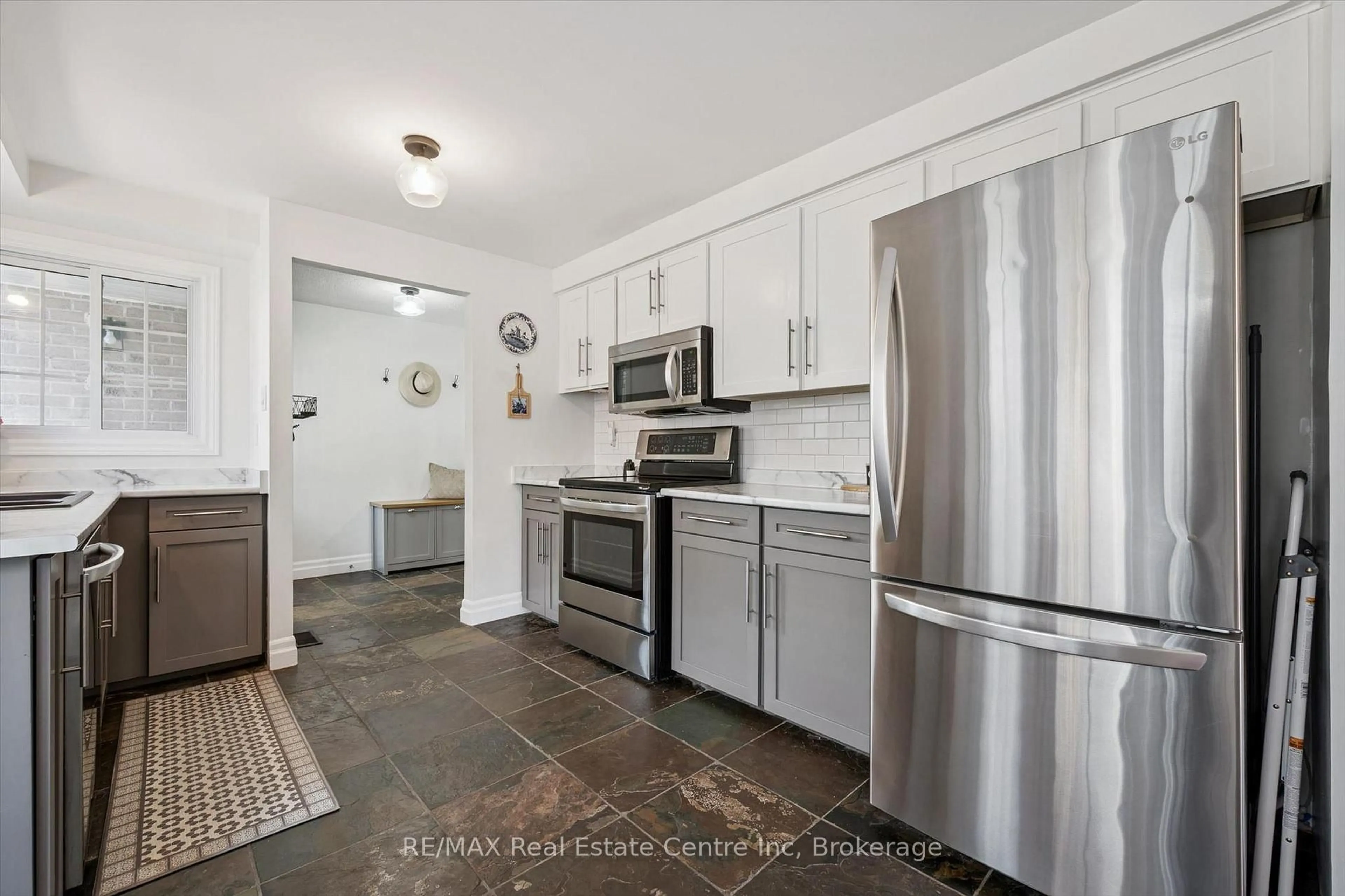 Unknown for 106 WOODLAWN Rd #3, Guelph Ontario N1E 1B7