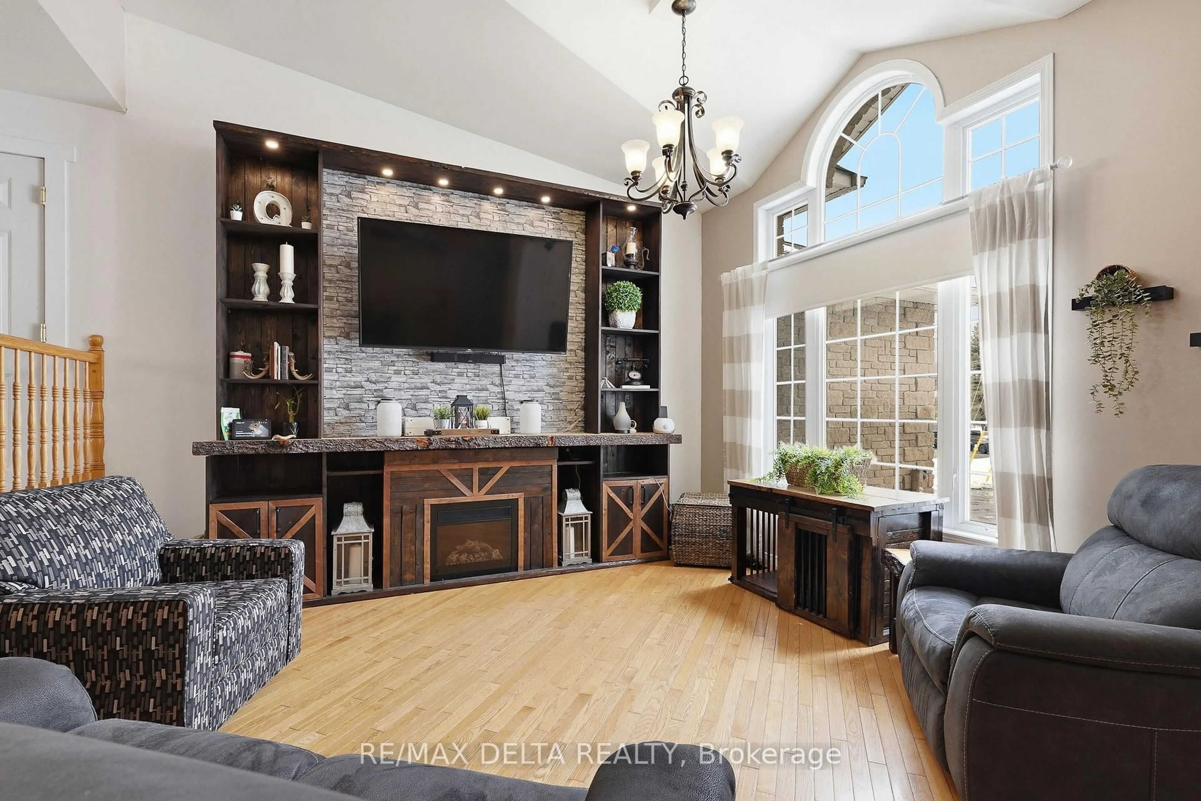 Living room with furniture, ceramic/tile floor for 677 Ste Marie St, Casselman Ontario K0A 1M0