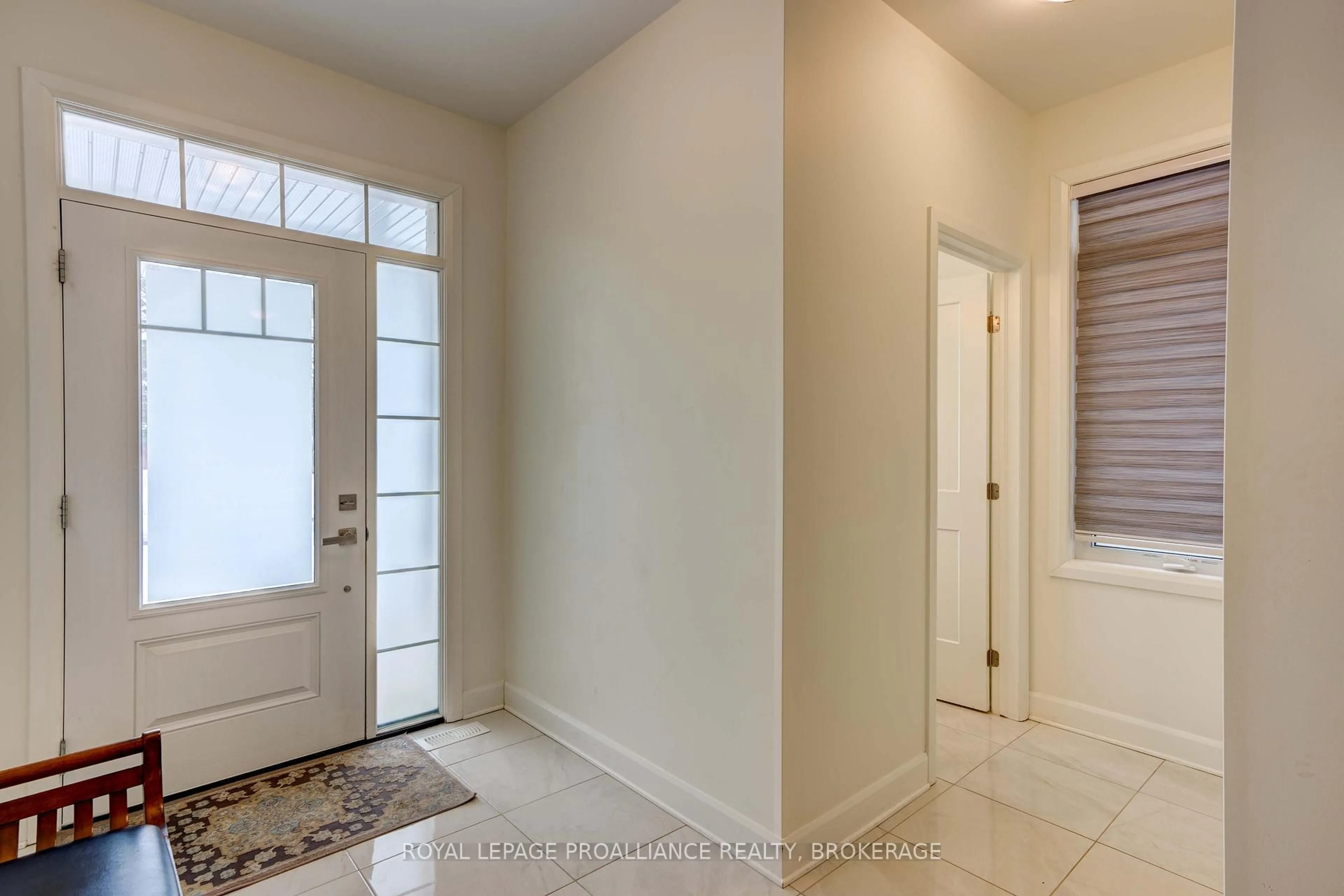 Indoor entryway for 1369 Andersen Dr, Kingston Ontario K7P 0P5
