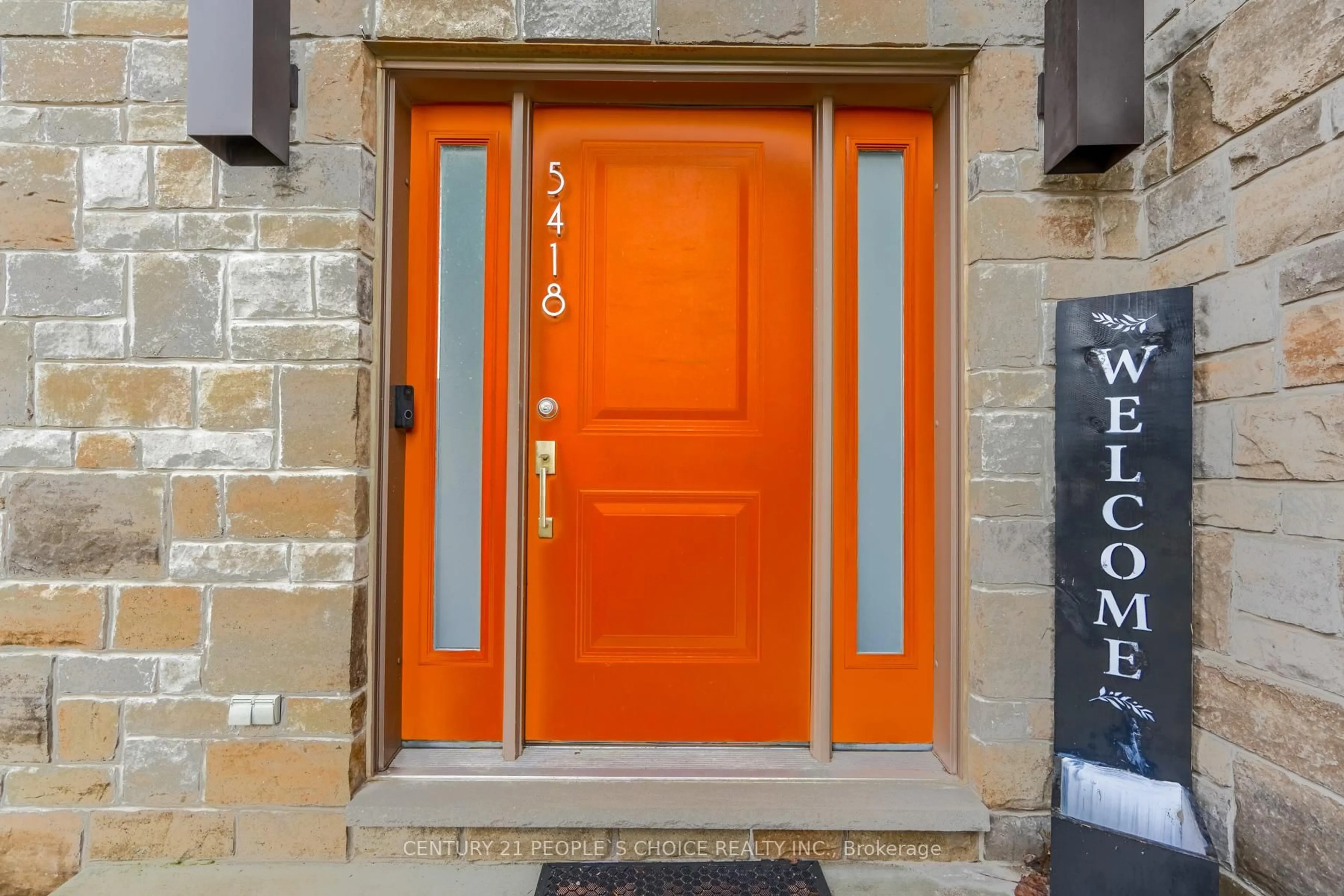 Indoor entryway for 5418 Morning Glory Crt, Niagara Falls Ontario L2J 0A3