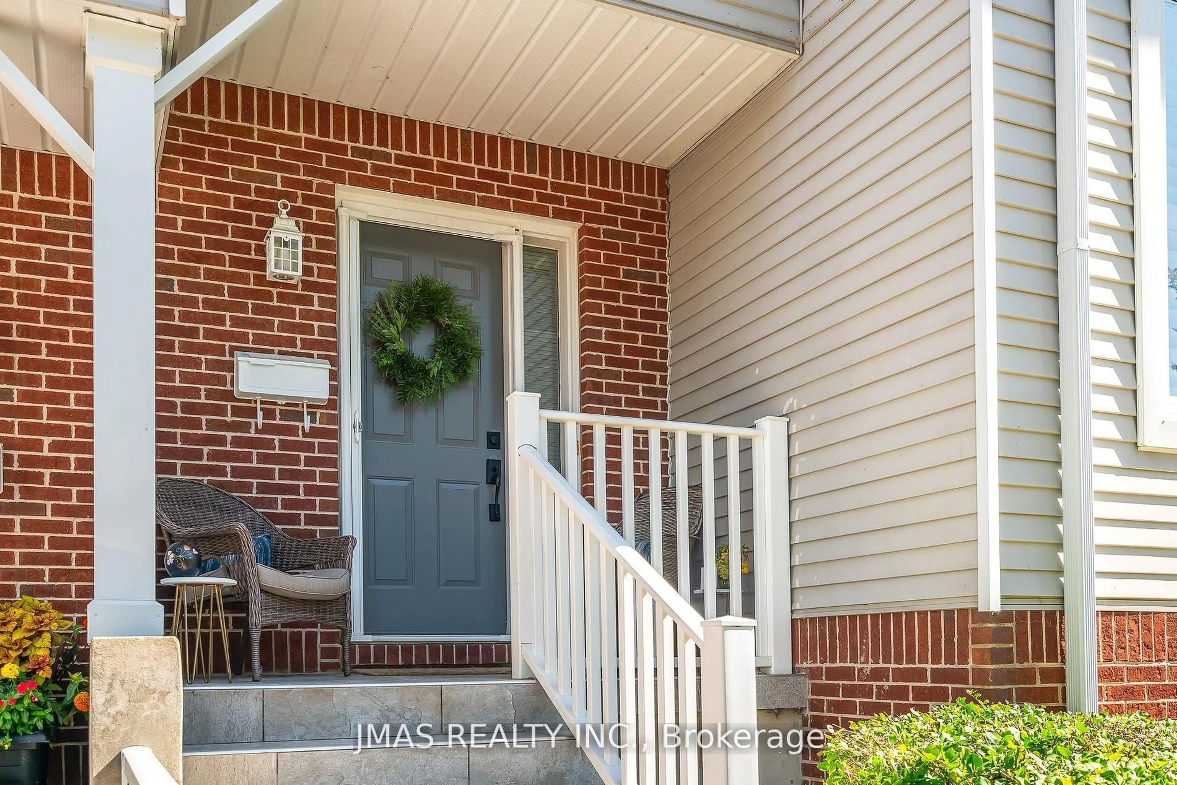 Indoor entryway for 5 LAKESIDE Dr #26, St. Catharines Ontario L2M 1P3